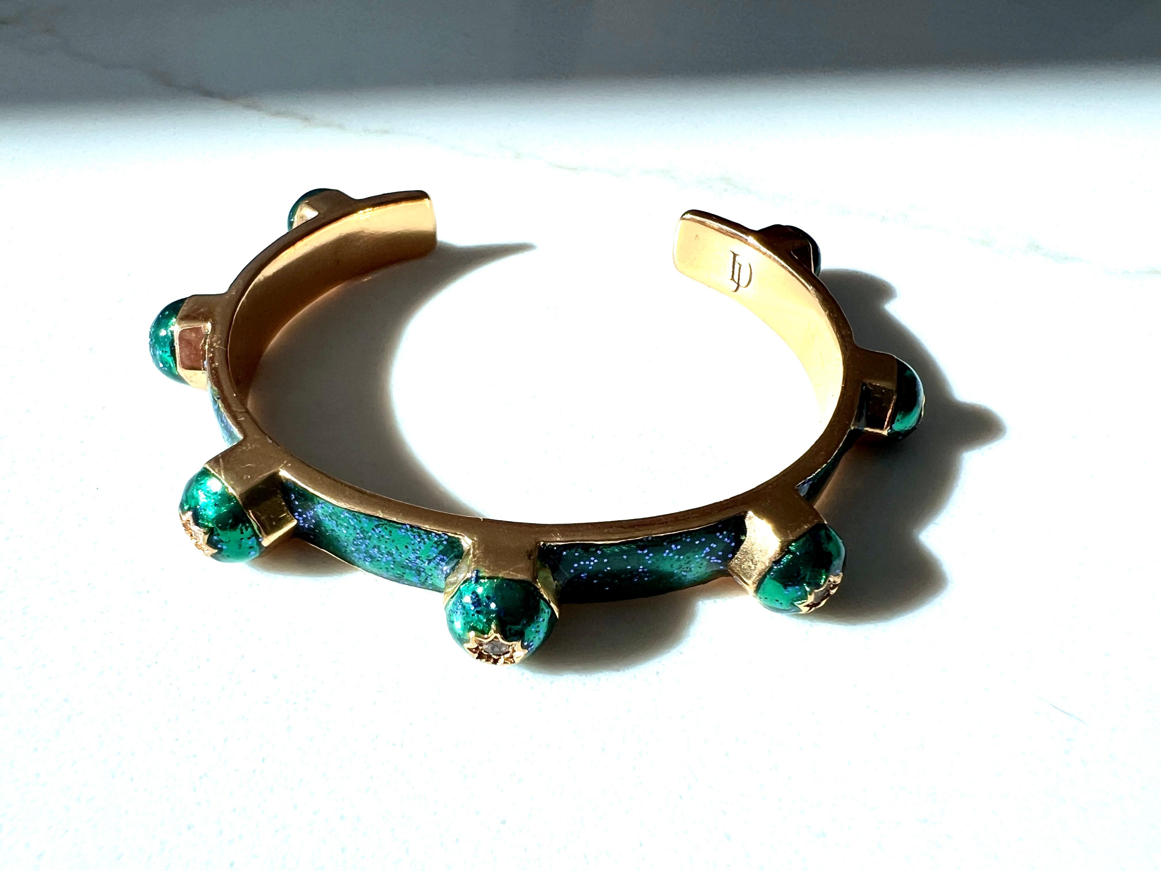 Grünes Manschettenarmband mit weißen Diamanten und Ohrsteckern, Emaille im viktorianischen Stil im Angebot 4