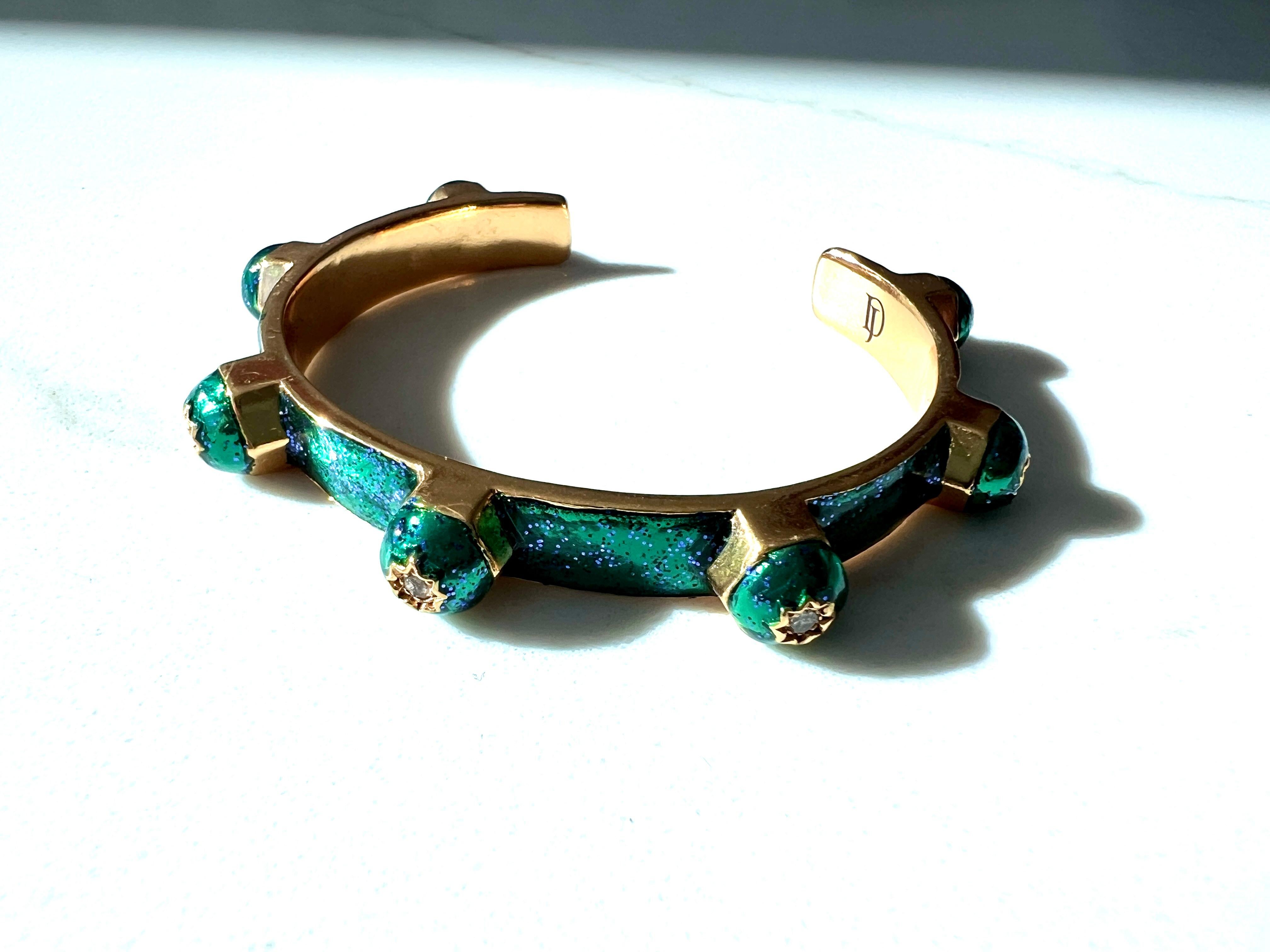 Grünes Manschettenarmband mit weißen Diamanten und Ohrsteckern, Emaille im viktorianischen Stil im Angebot 6