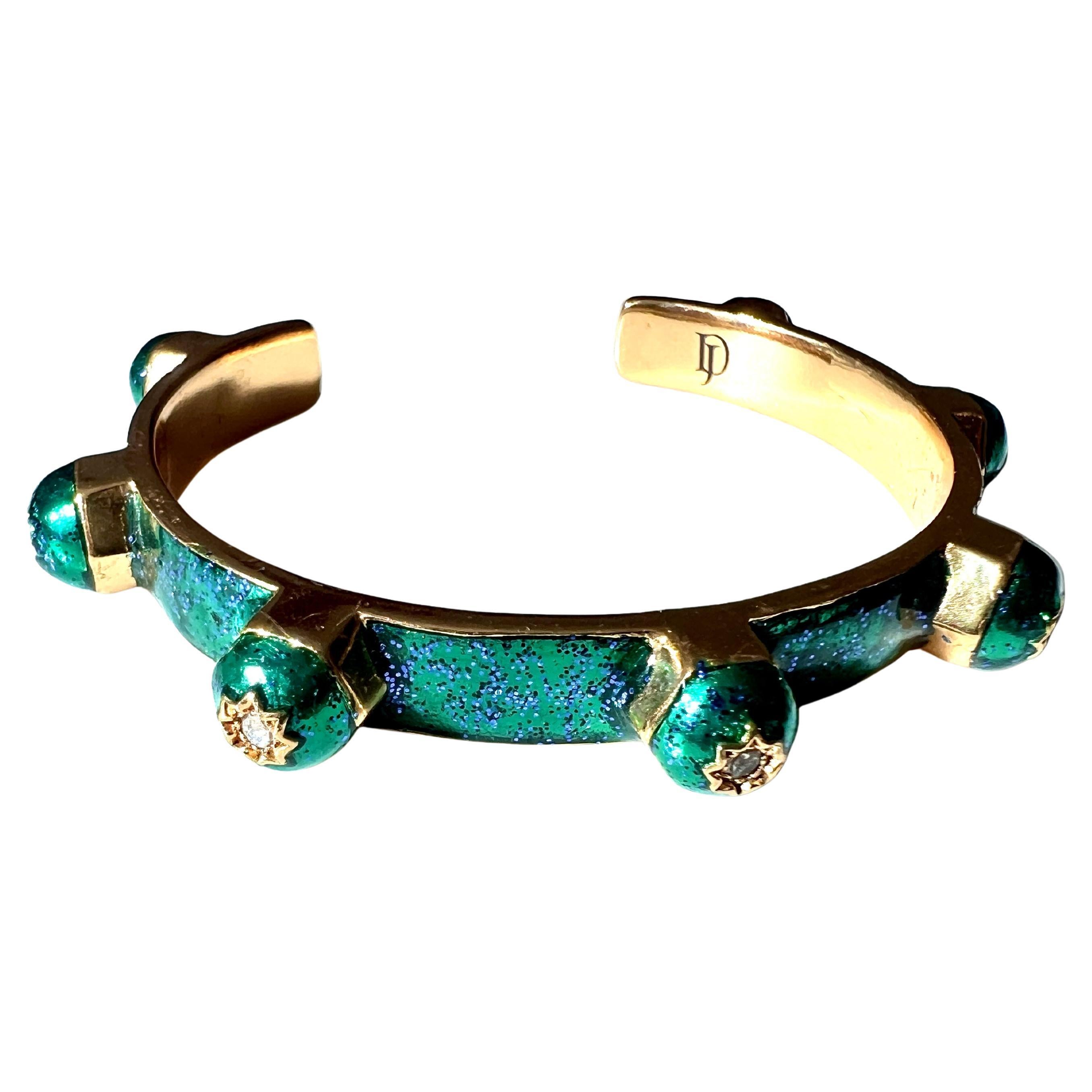 Grünes Manschettenarmband mit weißen Diamanten und Ohrsteckern, Emaille im viktorianischen Stil (Brillantschliff) im Angebot