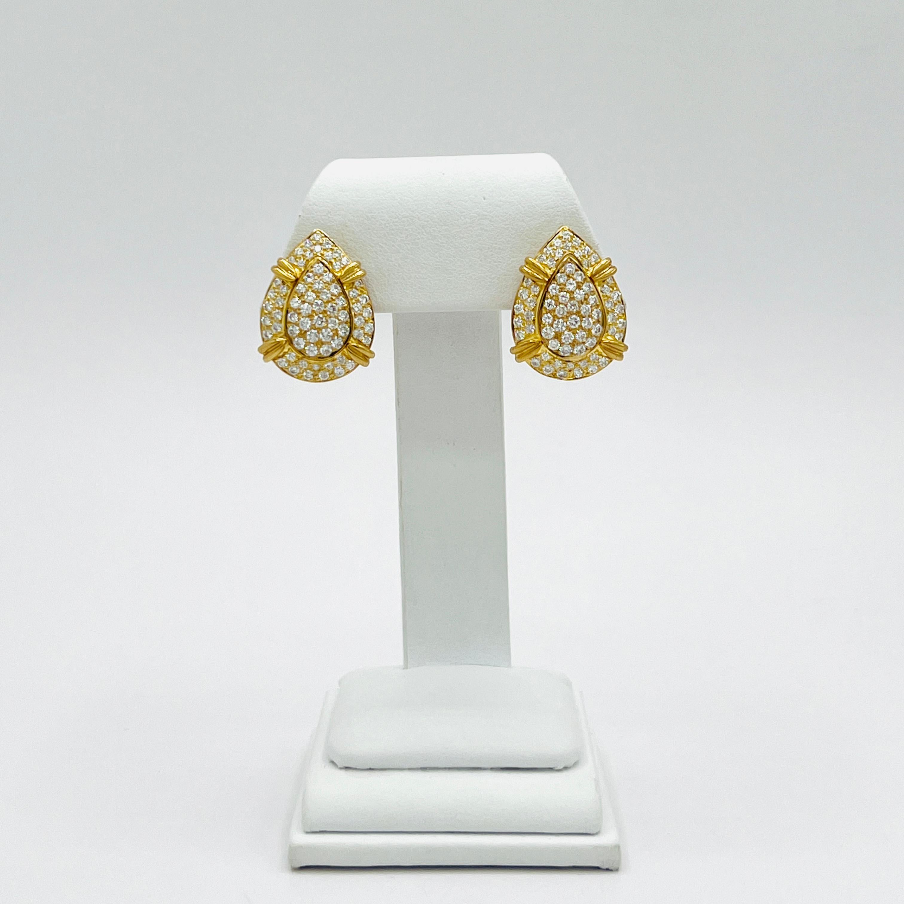 Women's or Men's White Diamond Tear Drop Shape Removable Earrings in 18K Yellow Gold For Sale