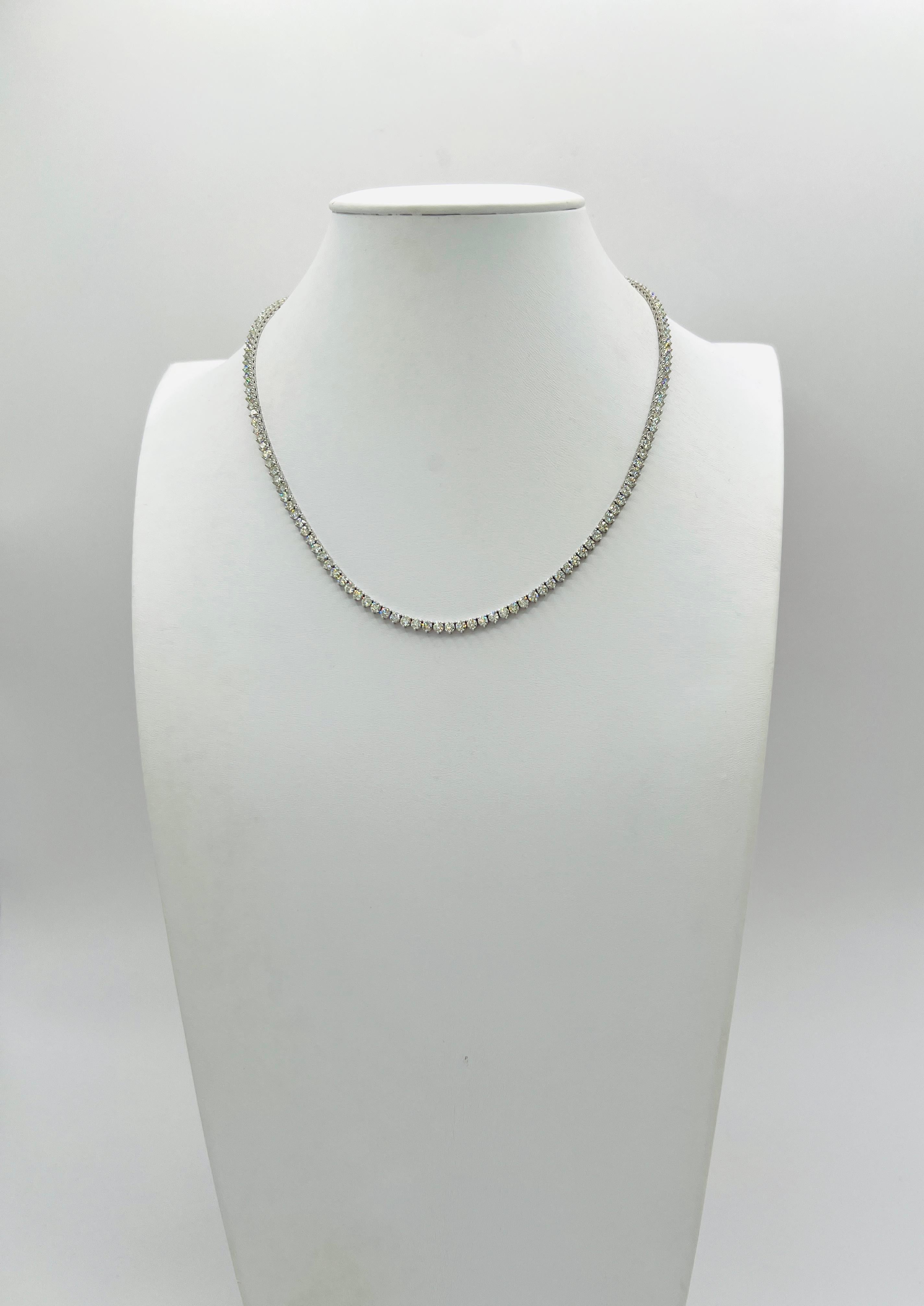 White Diamond Tennis Necklace in 14K White Gold In New Condition For Sale In Los Angeles, CA