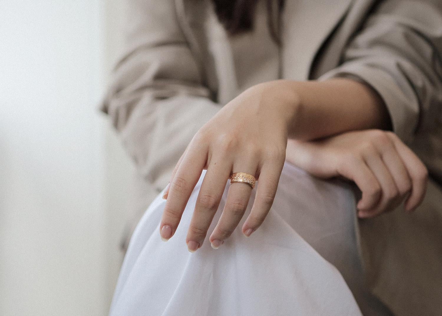 For Sale:  White diamond Texture Ring of SOONHEE (Size 63.4~69.7) 6