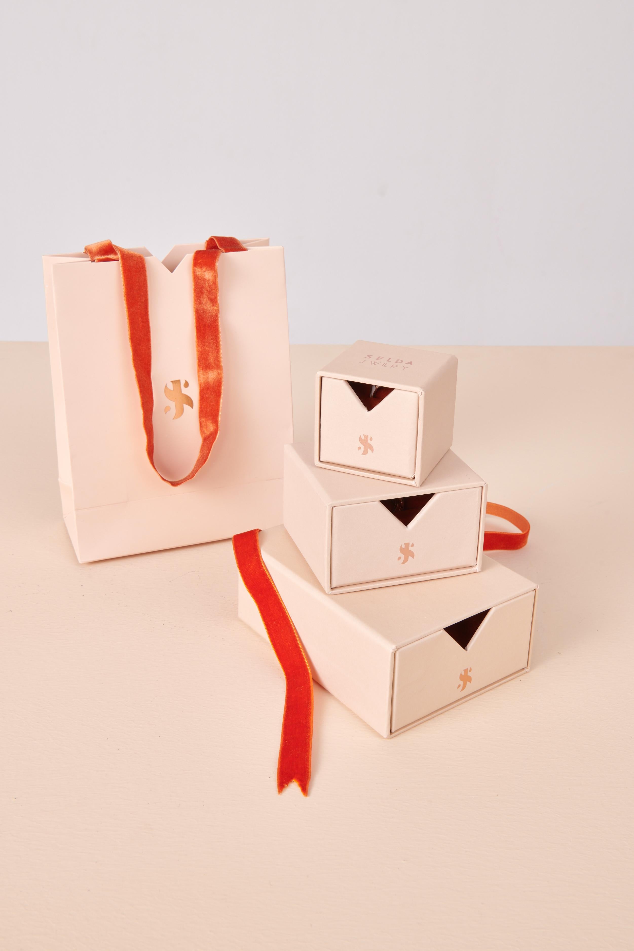Modern White Diamond V-Shaped Lightning Rose Gold Earring 'Single' by Selda Jewellery For Sale