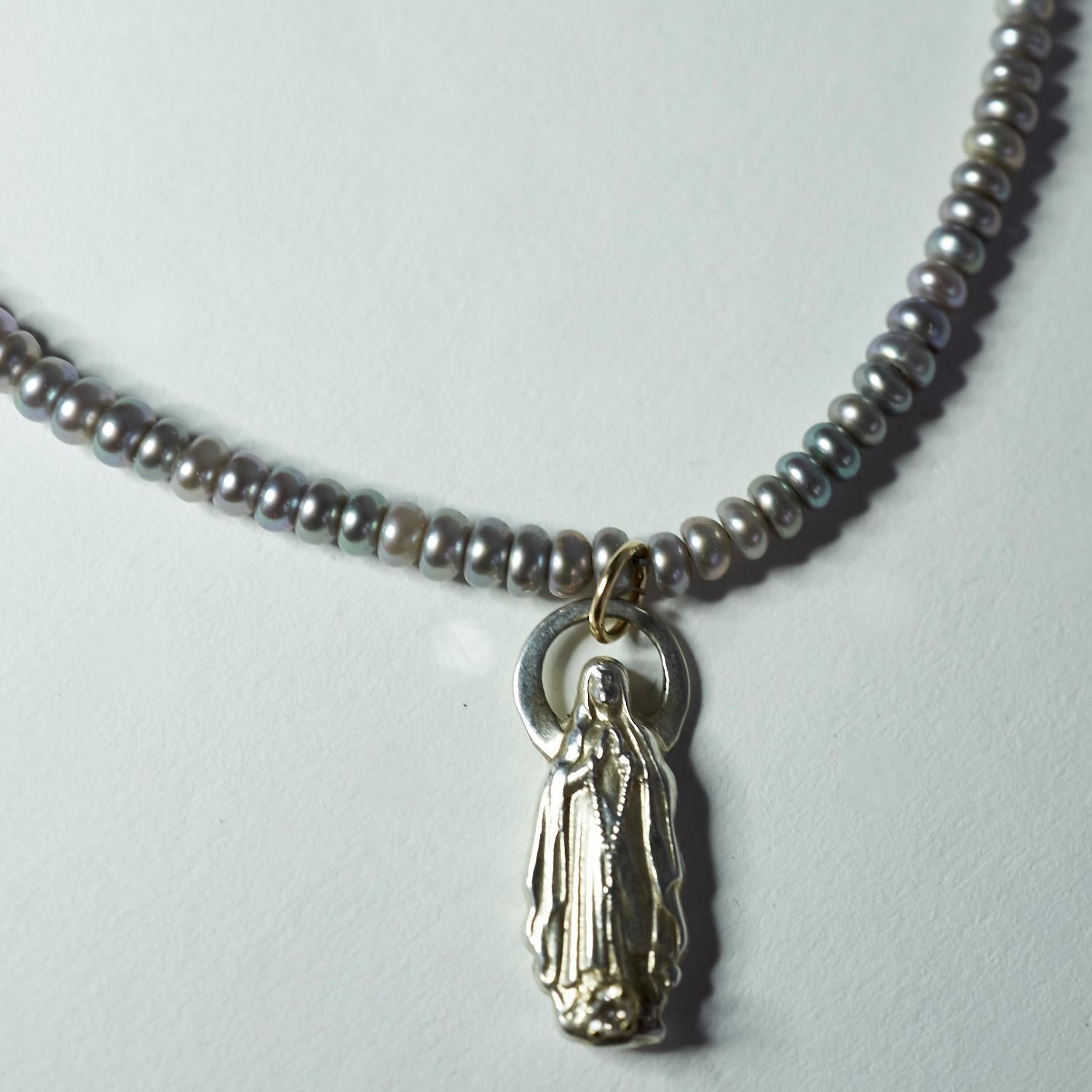 Weißer Diamant-Frauen Maria-Figurenanhänger aus Silber mit Perlen und Türkis J Dauphin im Zustand „Neu“ im Angebot in Los Angeles, CA