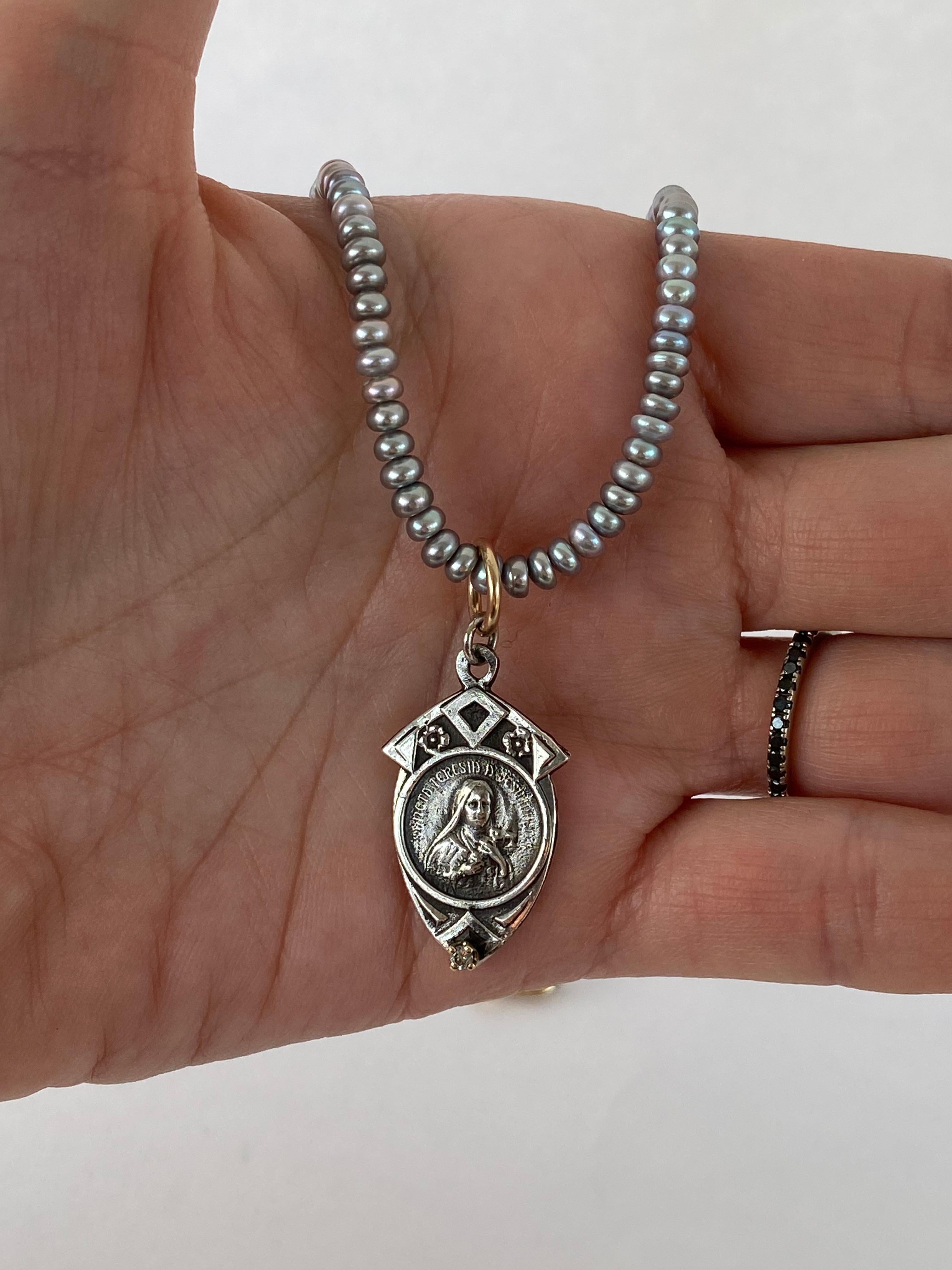 Medaille Jungfrau Maria Halskette Perle Silber Anhänger Perle Türkis J Dauphin (Romantik) im Angebot