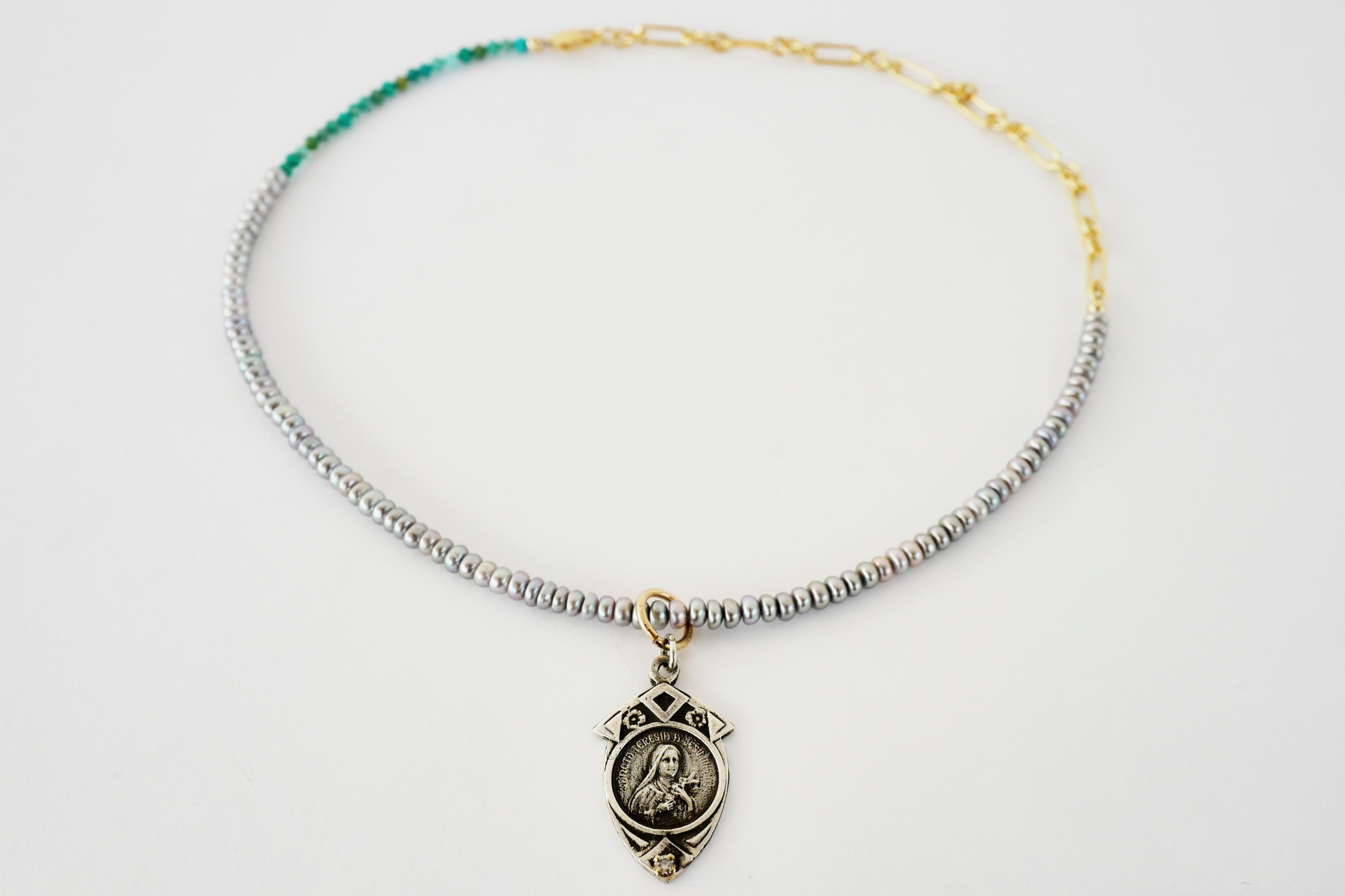 Medaille Jungfrau Maria Halskette Perle Silber Anhänger Perle Türkis J Dauphin (Brillantschliff) im Angebot