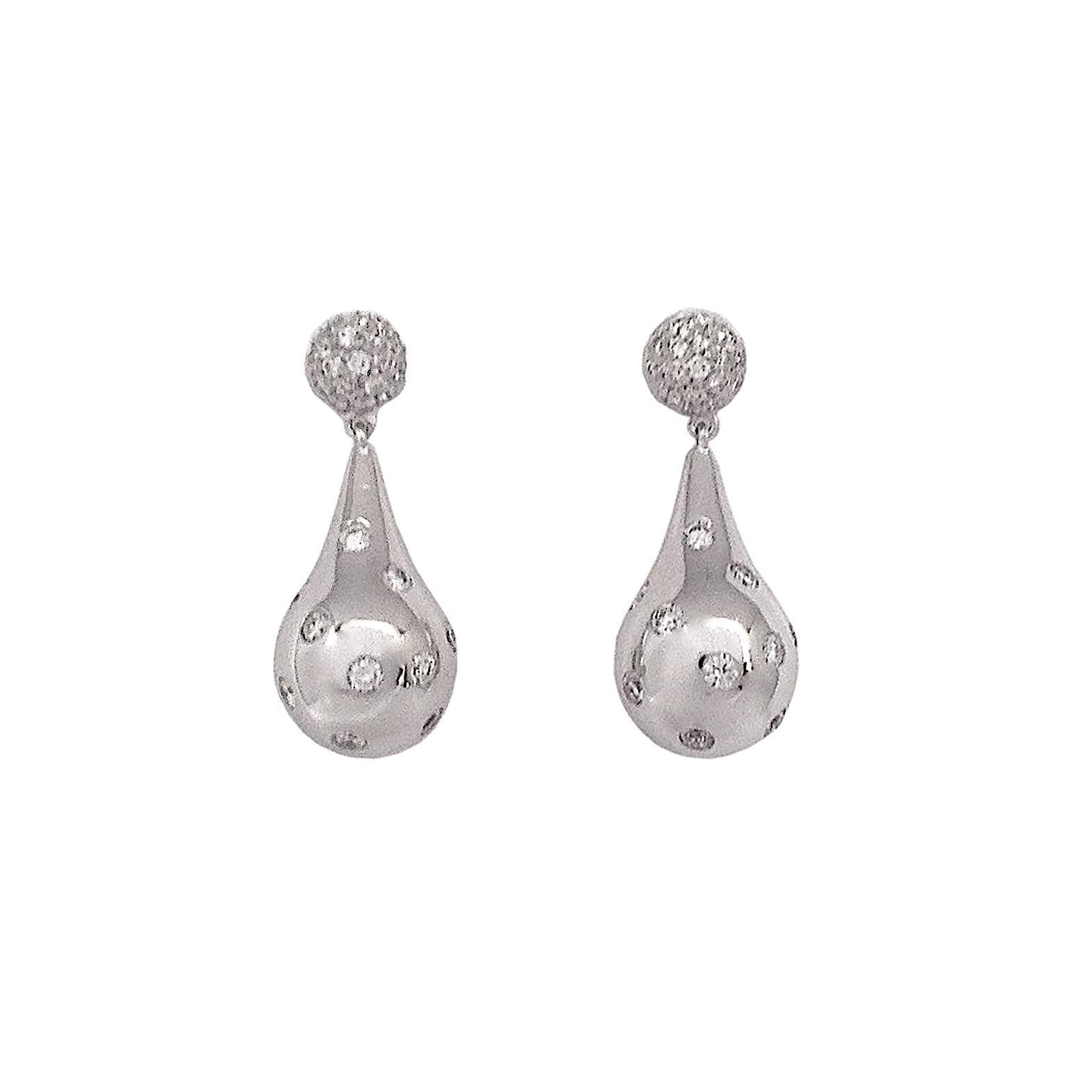 Petronilla White Diamond White 18 Karat Gold Drop Earrings Made in Italy  For Sale