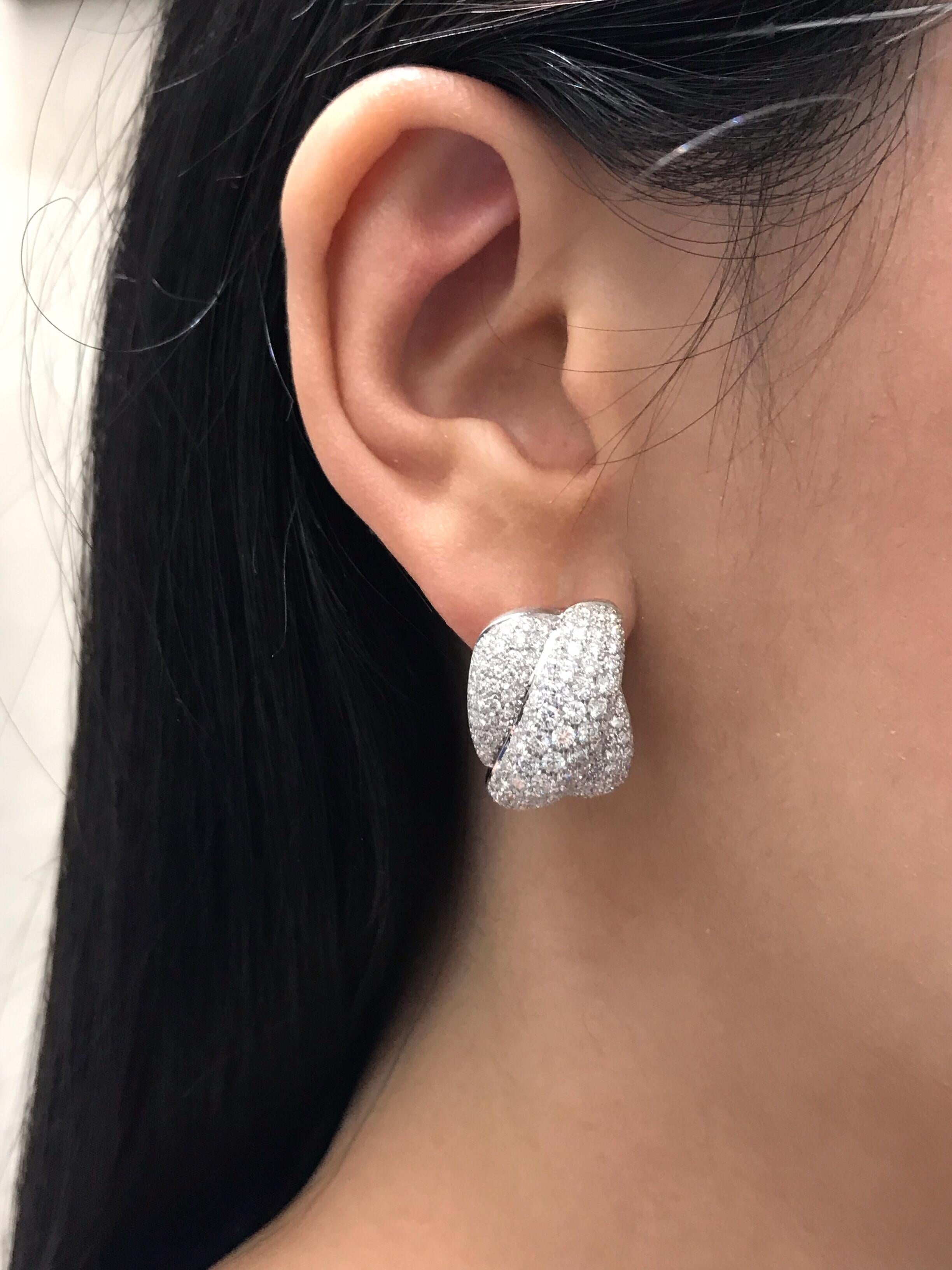 Round Cut DAMIANI White Diamond White Gold Earrings