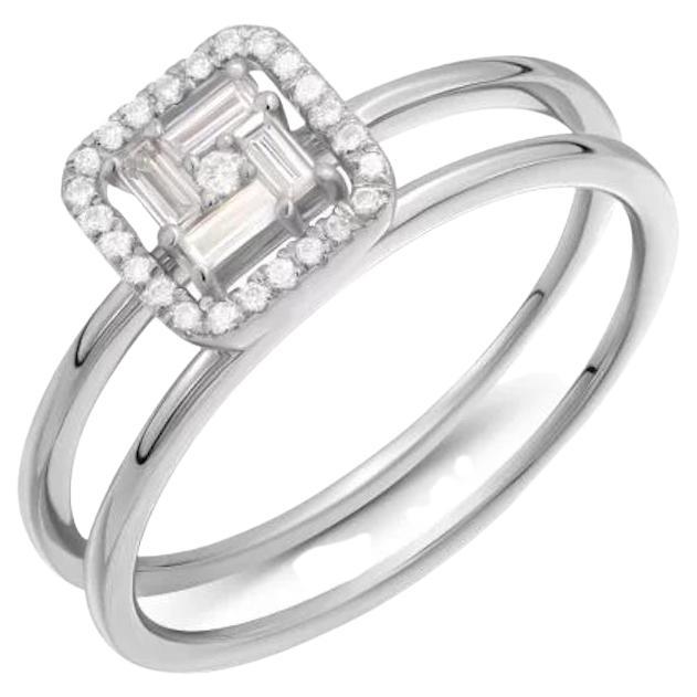 Bague à la mode en or blanc et diamants blancs pour elle en vente