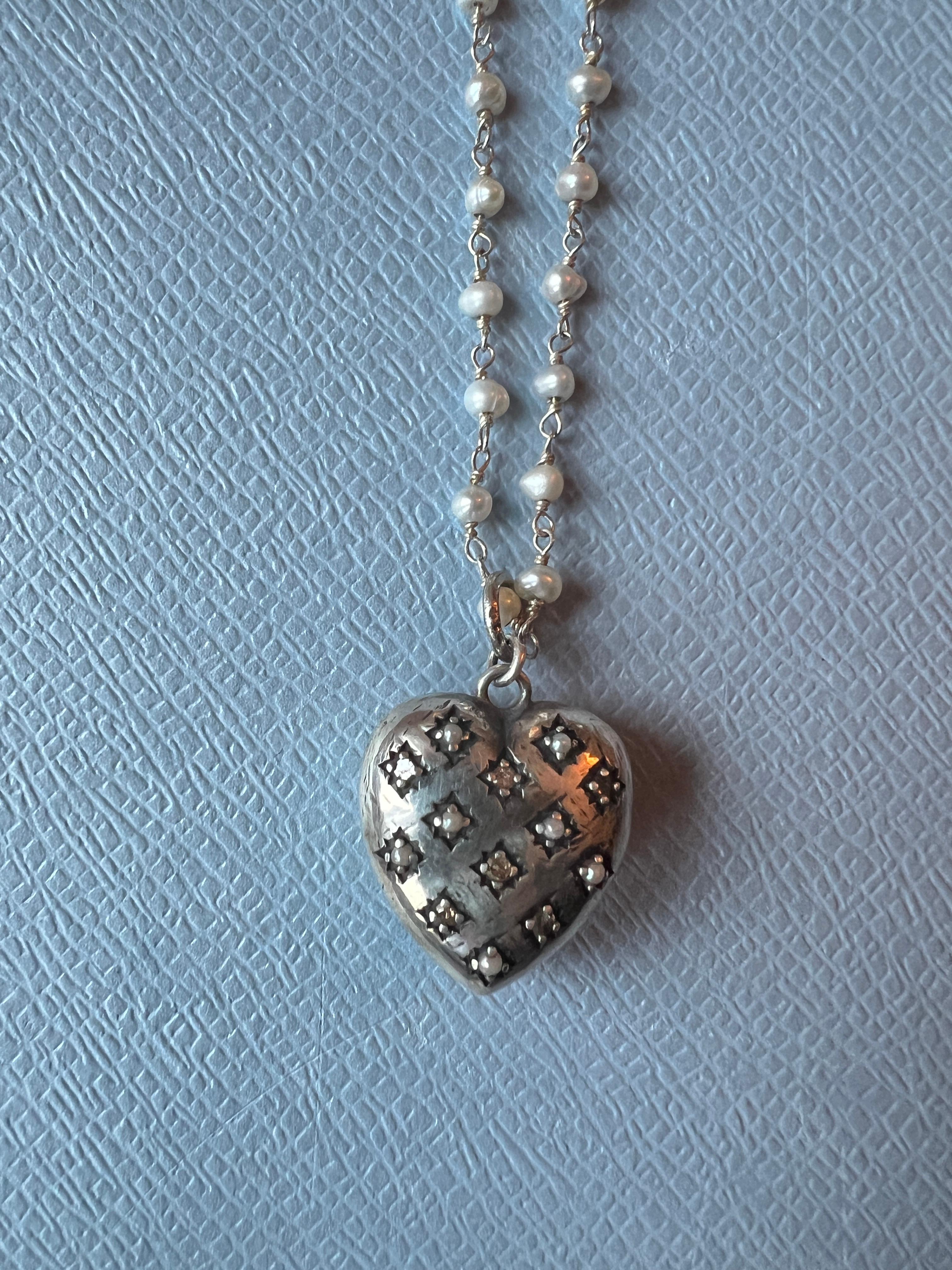 Brilliant Cut Silver Haert White Diamond White Pearl Rosario Necklace For Sale