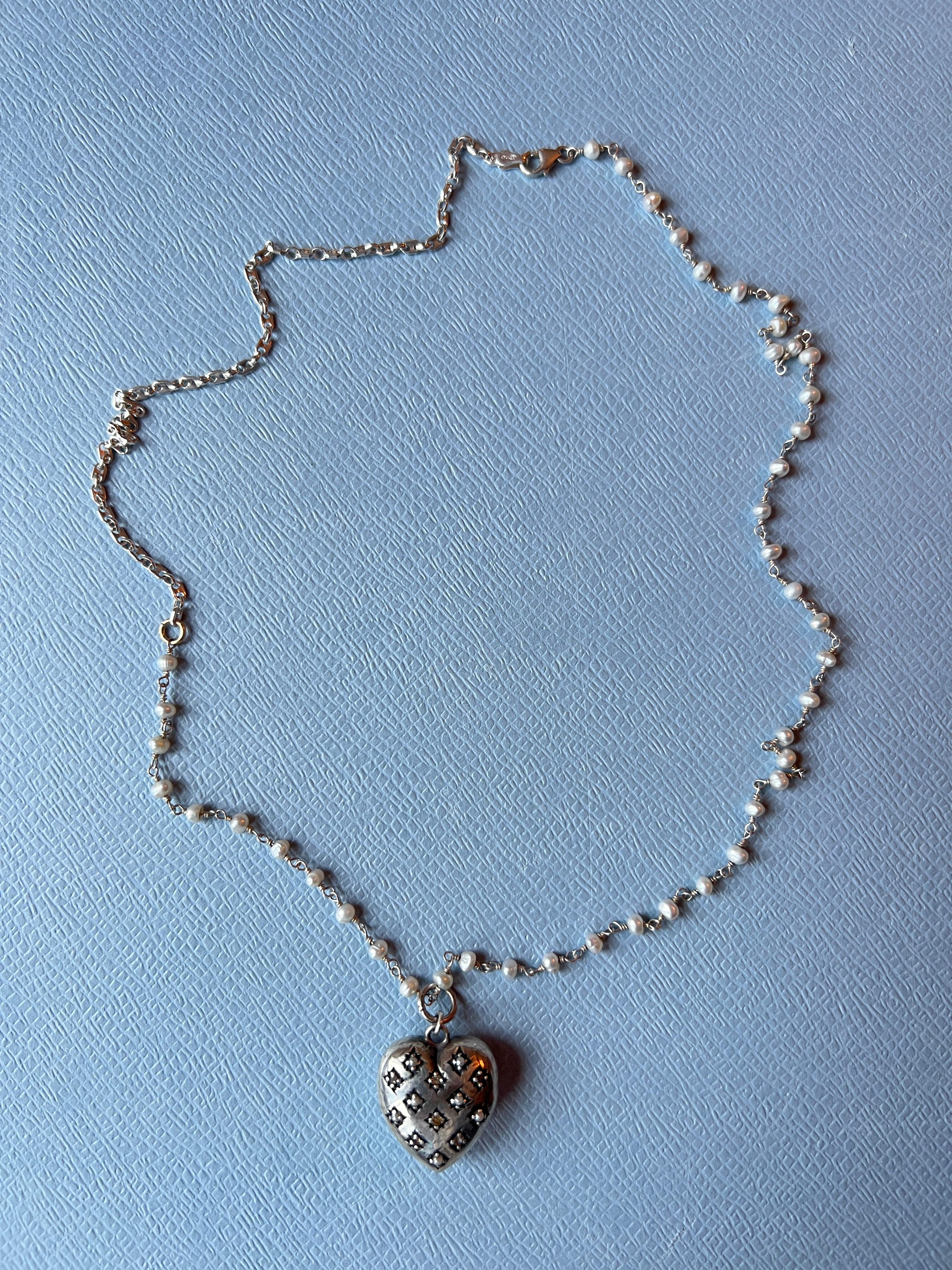 Silver Haert White Diamond White Pearl Rosario Necklace In New Condition For Sale In Los Angeles, CA