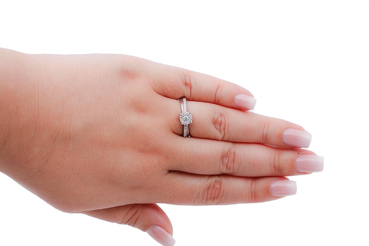 Verlobungs-/Solitaire-Ring mit weißen Diamanten, 18 Karat Weißgold (Rundschliff) im Angebot