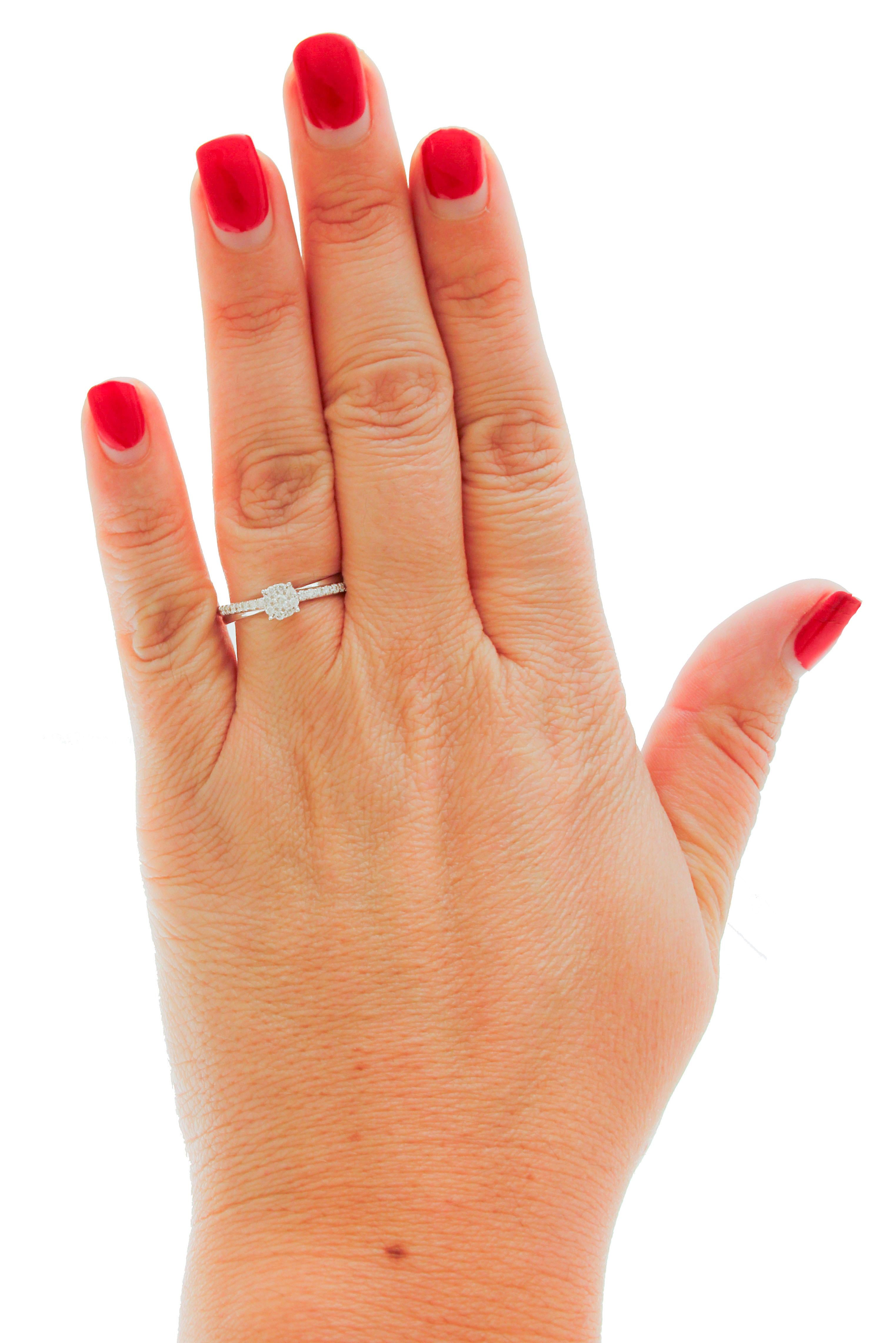 Verlobungs-/Solitaire-Ring mit weißen Diamanten, 18 Karat Weißgold (Brillantschliff) im Angebot