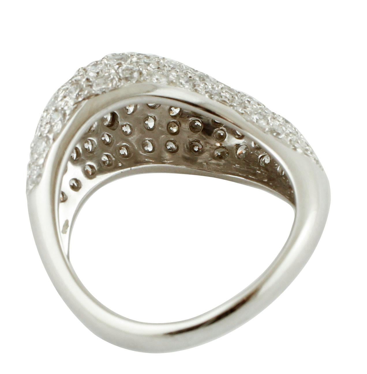Brilliant Cut White Diamonds, 18 Karat White Gold Fashion Ring For Sale