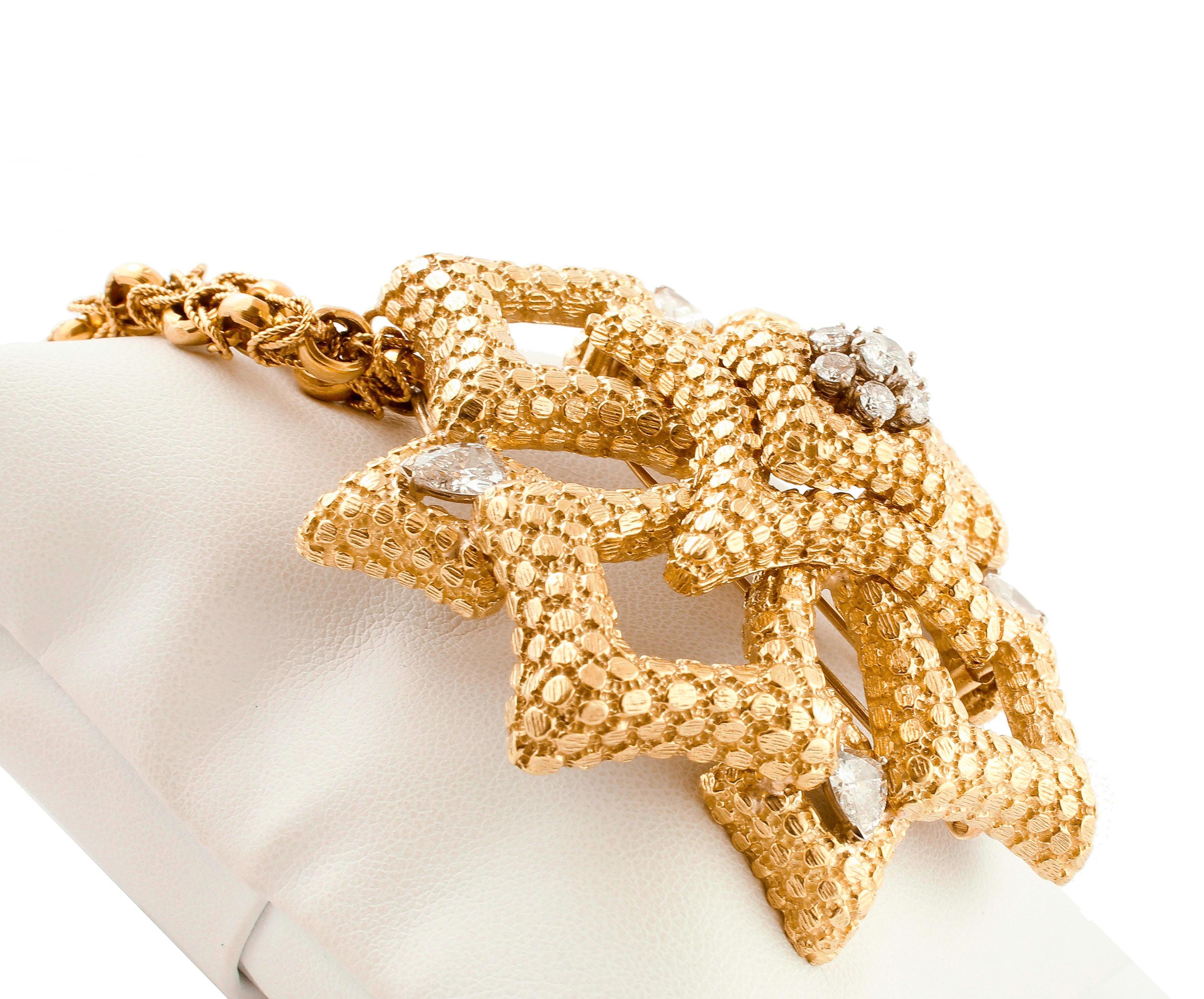 Retro White Diamonds 18 Karat Yellow Gold Star Shape Chain/Pendant Necklace and Brooch