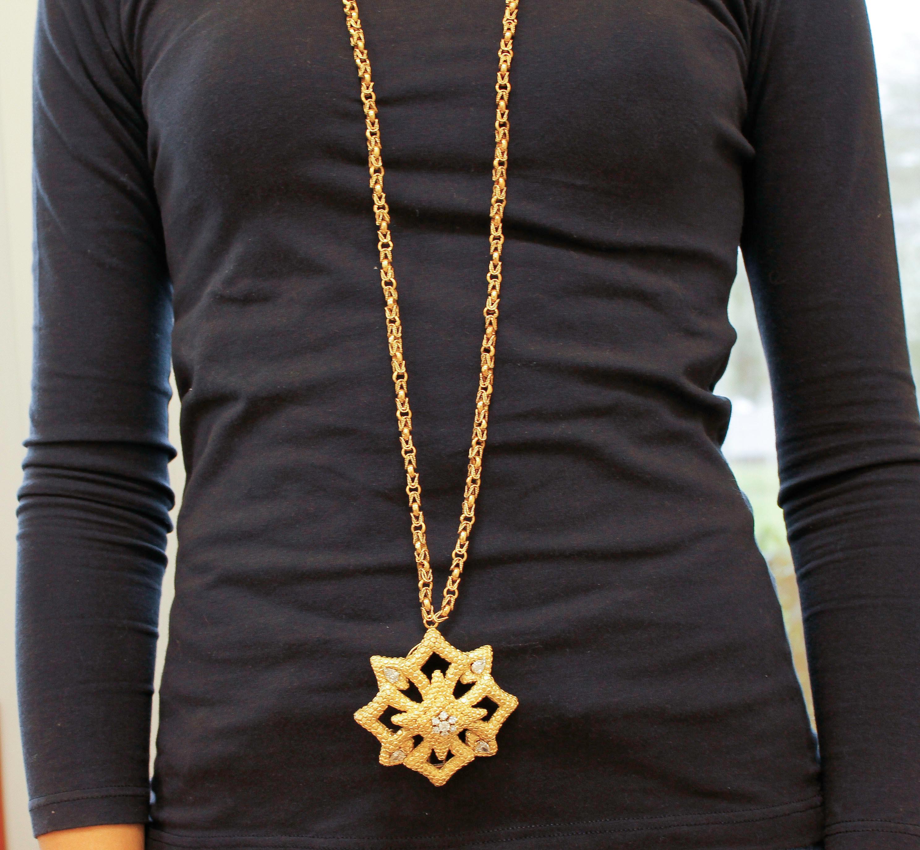 Women's White Diamonds 18 Karat Yellow Gold Star Shape Chain/Pendant Necklace and Brooch