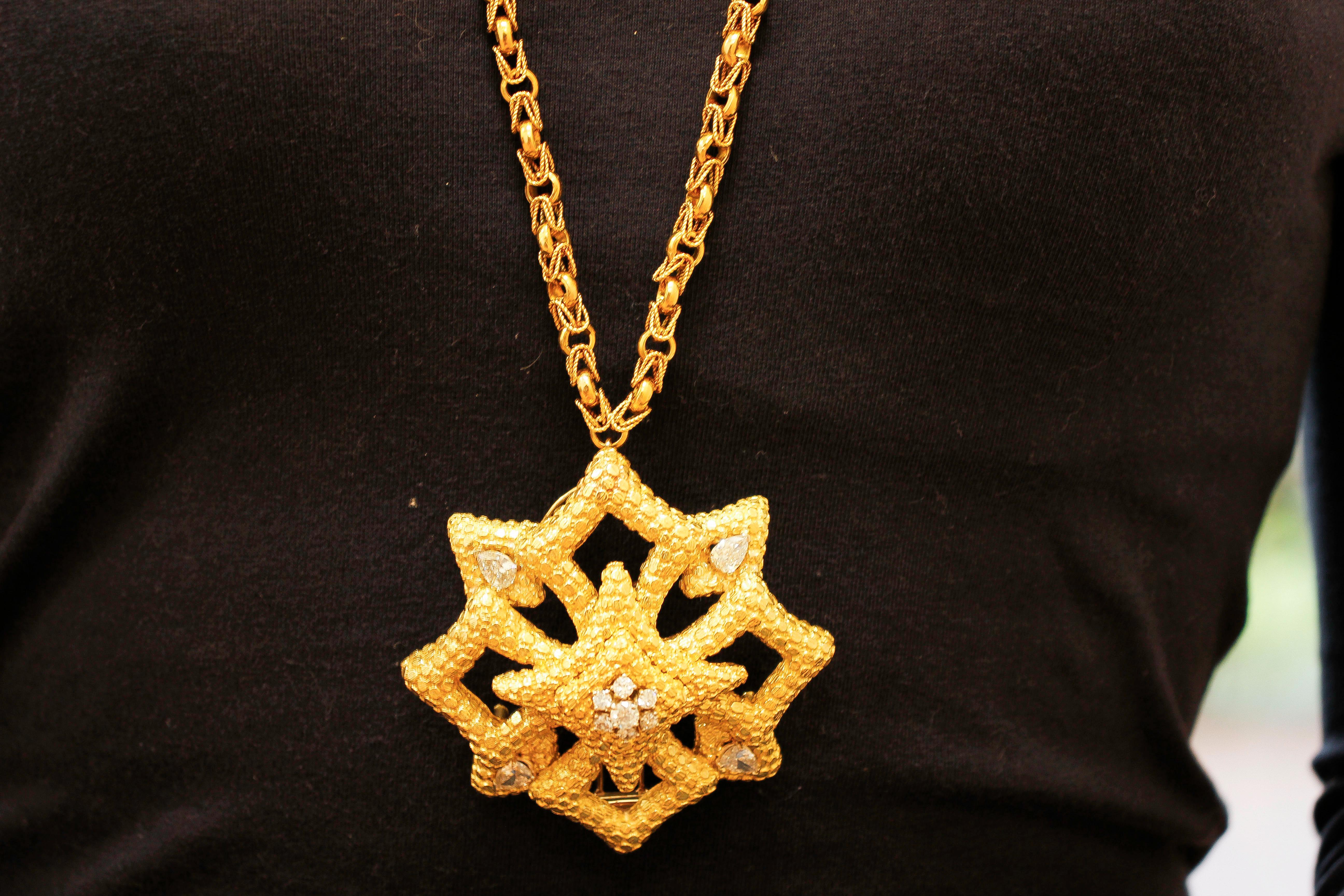 White Diamonds 18 Karat Yellow Gold Star Shape Chain/Pendant Necklace and Brooch 3