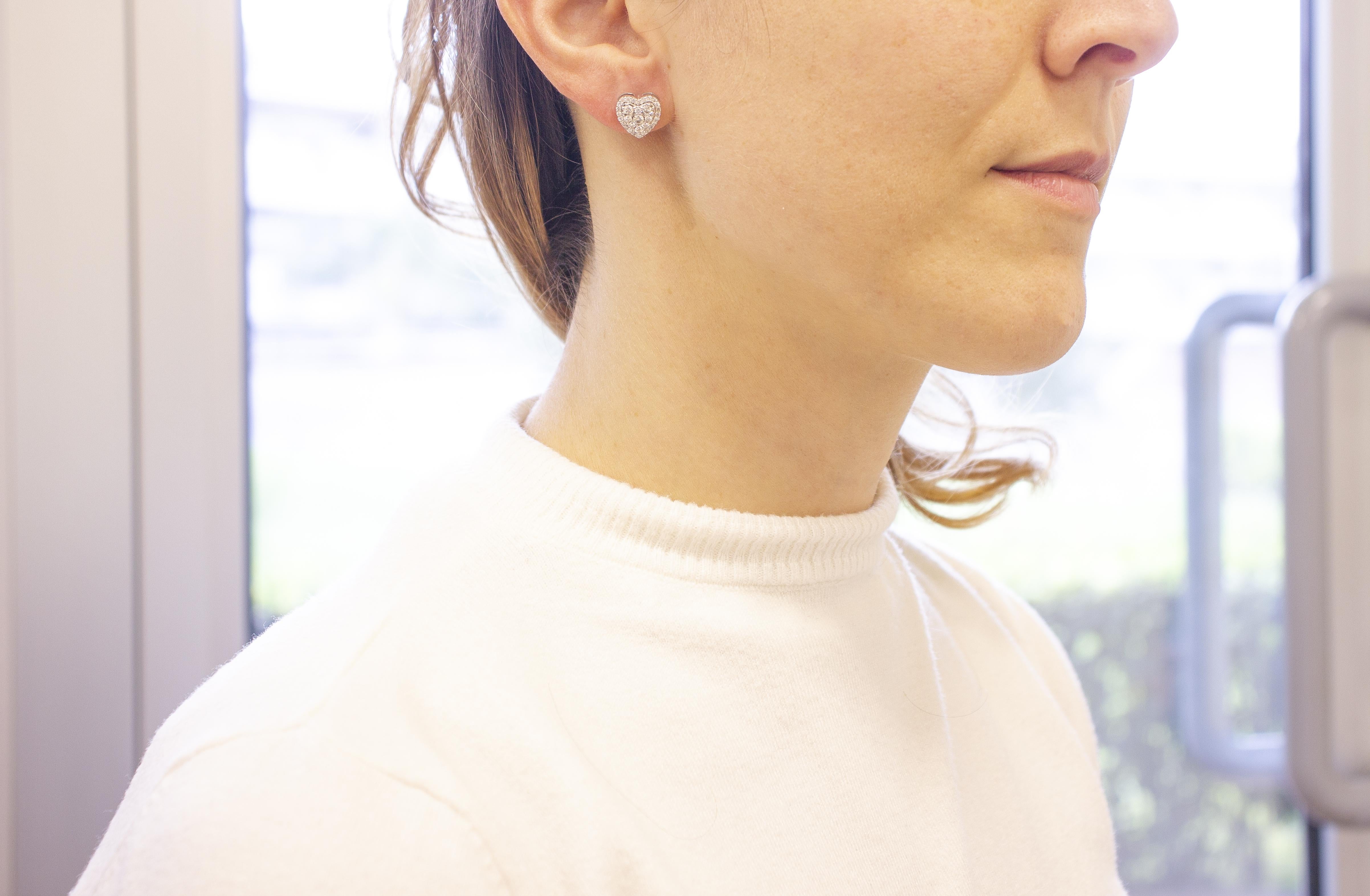 Women's or Men's White Diamonds, 18kt White Gold Heart Shape Stud Earrings