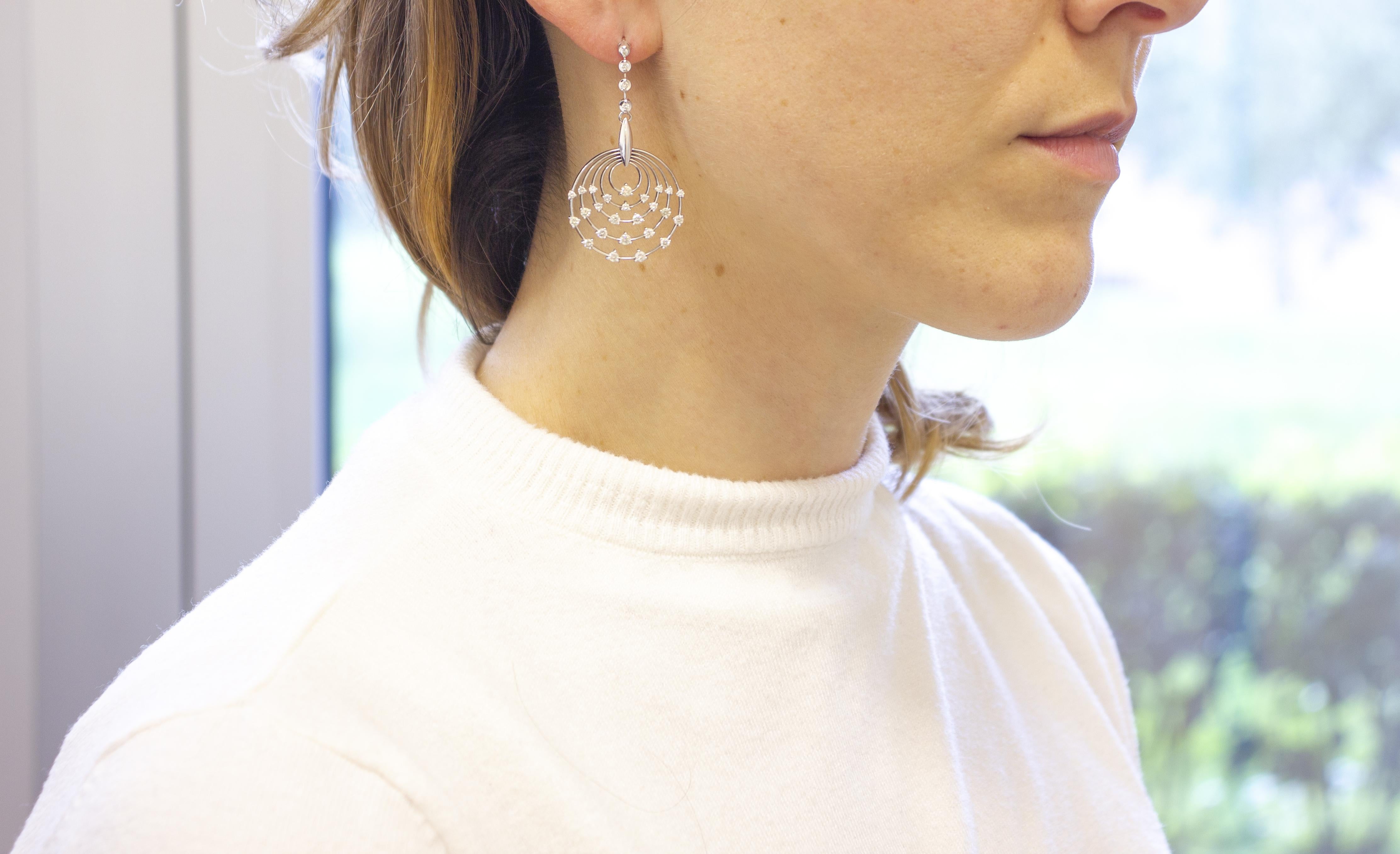 White Diamonds, 18kt White Gold Hoop/Dangle Earrings  In Good Condition In Marcianise, Marcianise (CE)