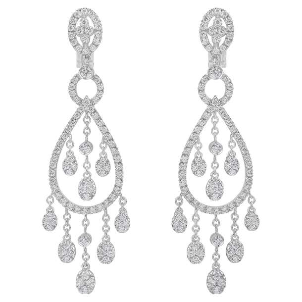 White Diamonds and 18k White Gold Dangle Earrings For Sale at 1stDibs