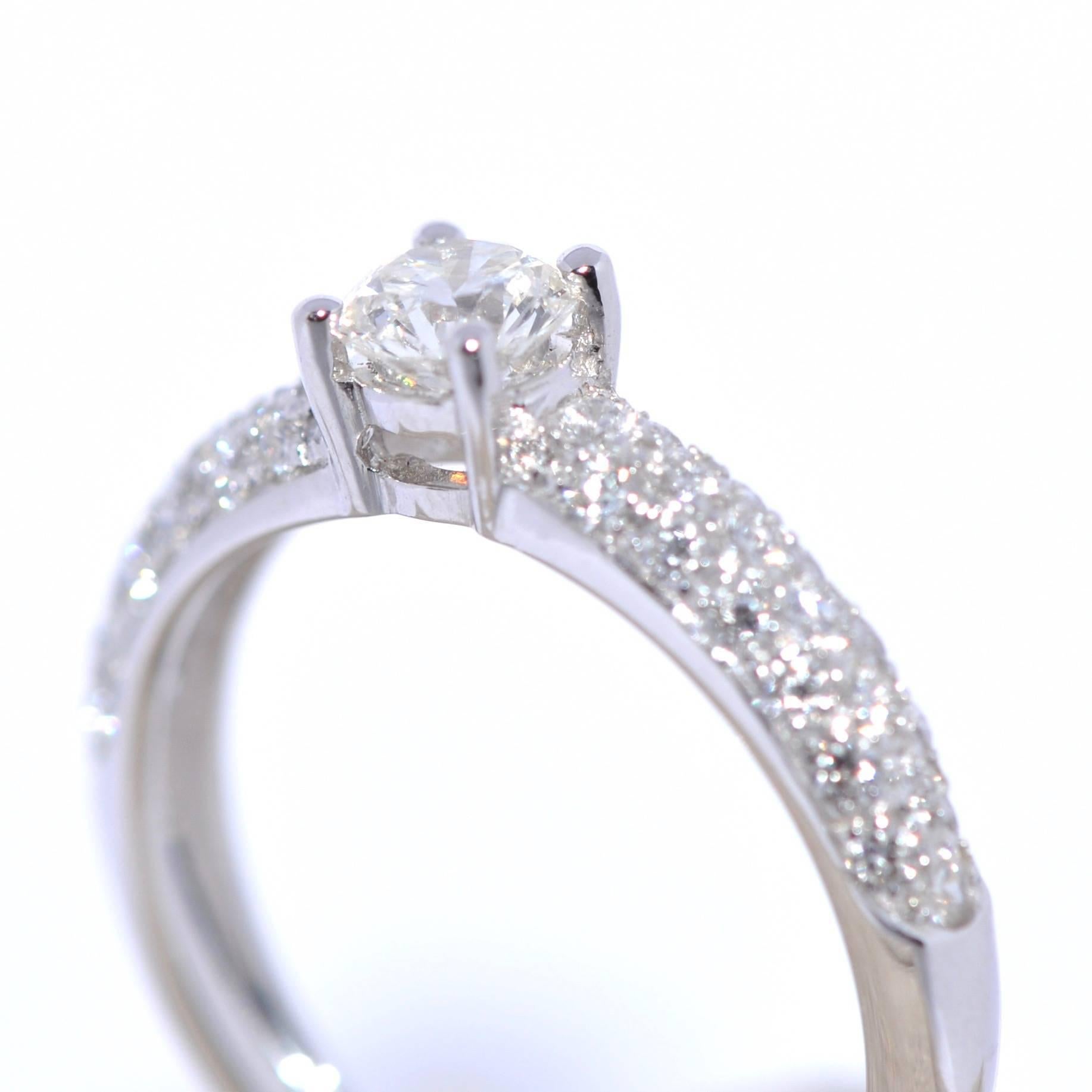 Engagement Ring White Diamonds White Gold 18 Karat In New Condition For Sale In Vannes, FR