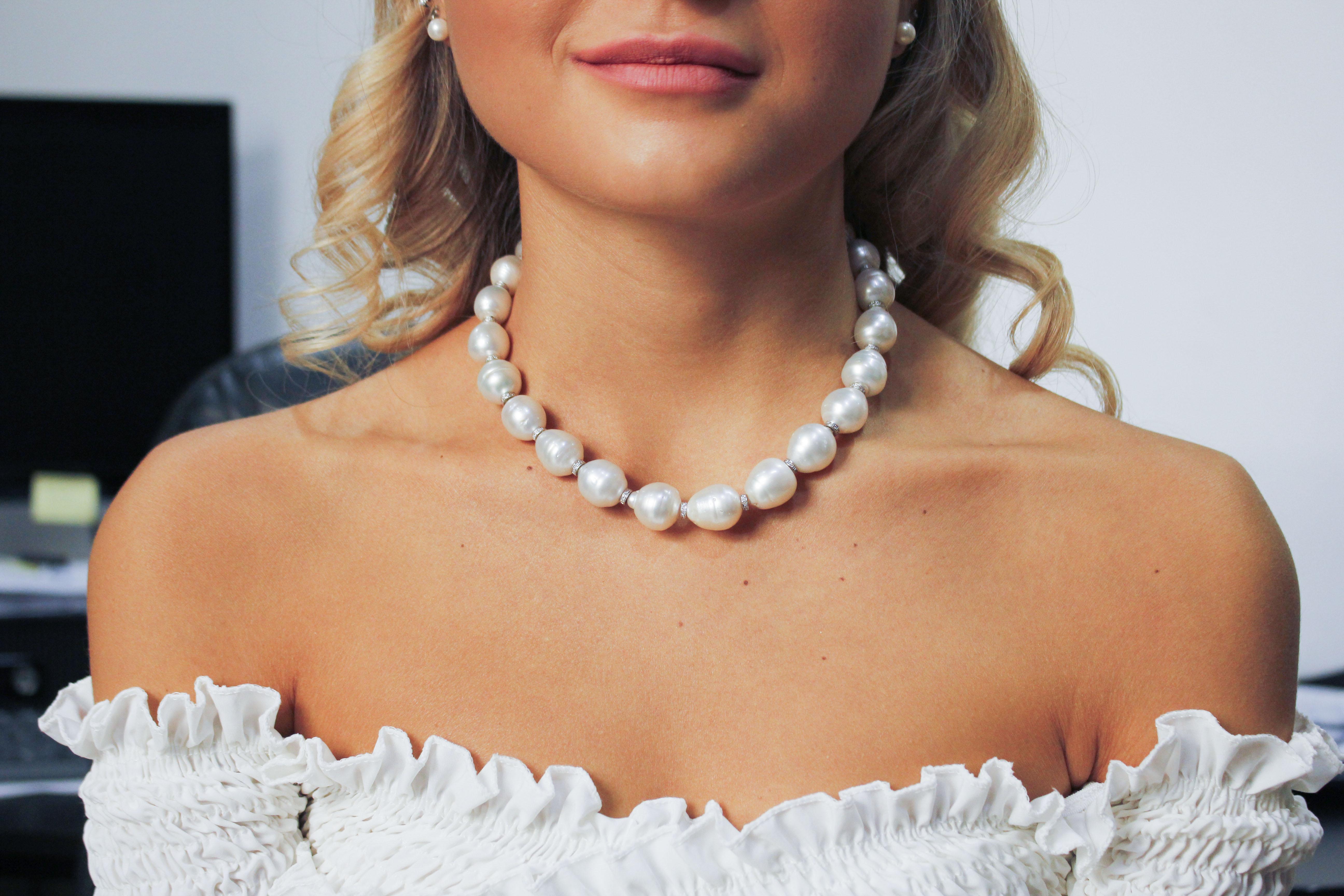 Weiße Diamanten Australischer Barock Weiße Perlen Weißgold Perlenkette im Zustand „Gut“ im Angebot in Marcianise, Marcianise (CE)