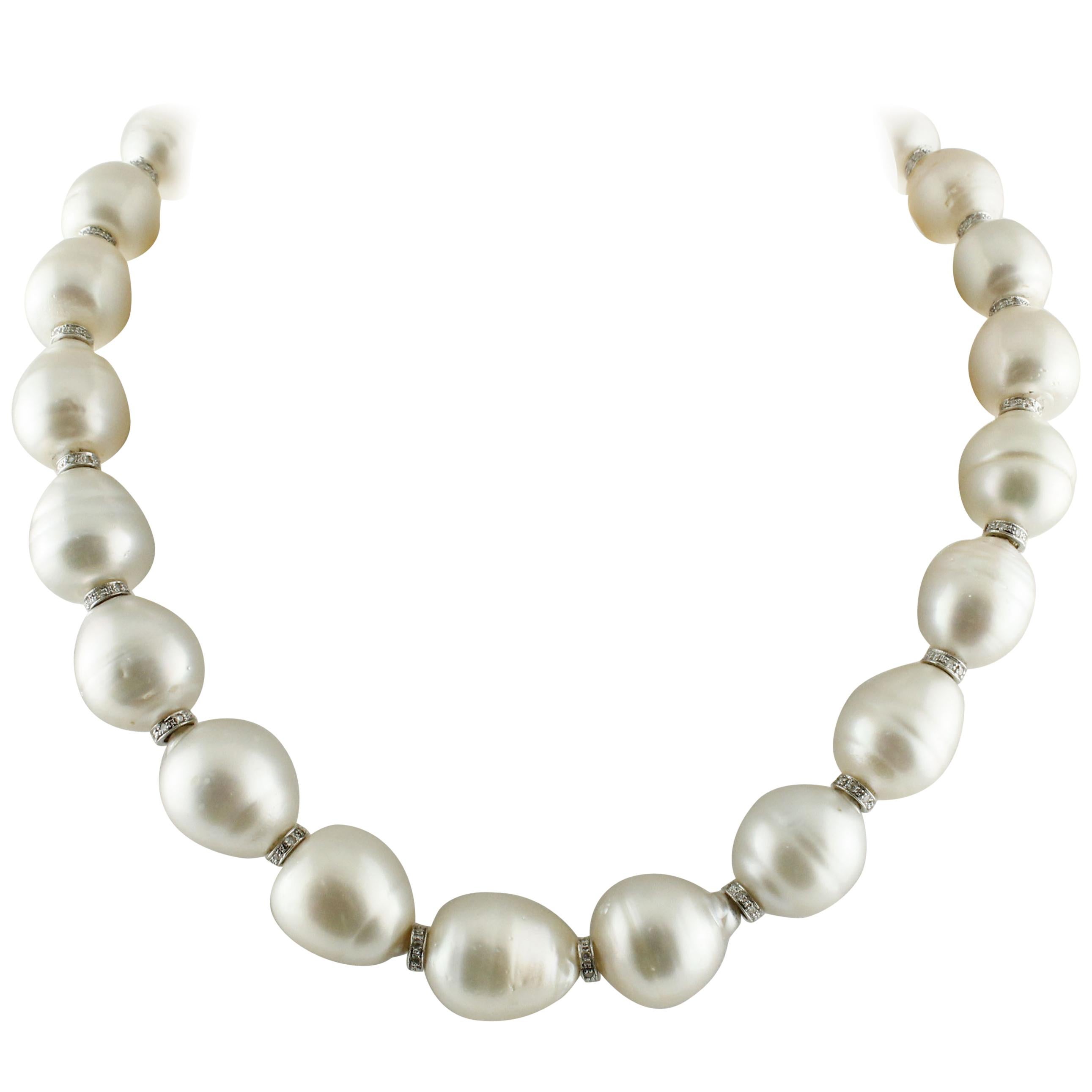 Weiße Diamanten Australischer Barock Weiße Perlen Weißgold Perlenkette im Angebot