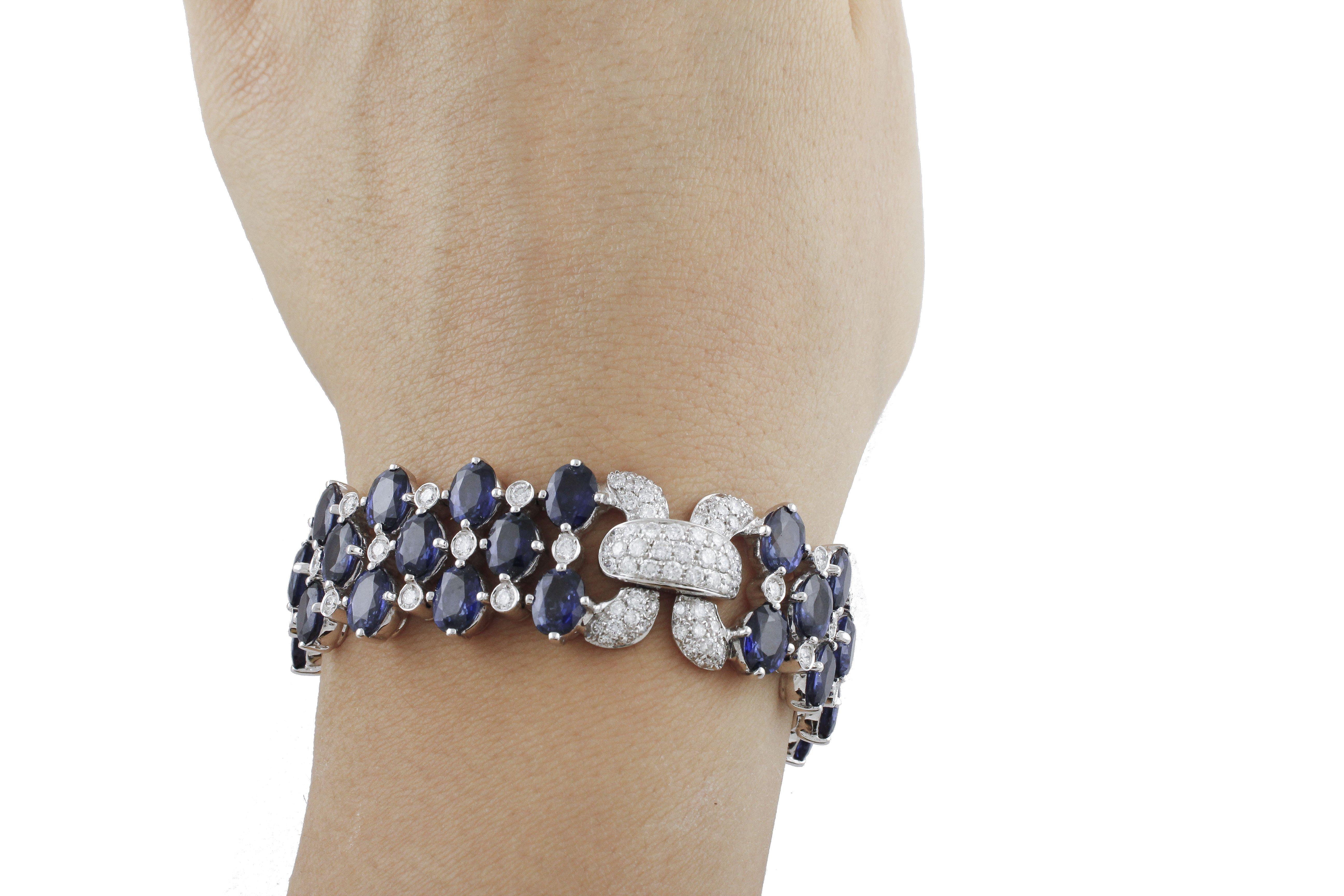 White Diamonds Blue Sapphires White Gold Link Bracelet In Excellent Condition In Marcianise, Marcianise (CE)