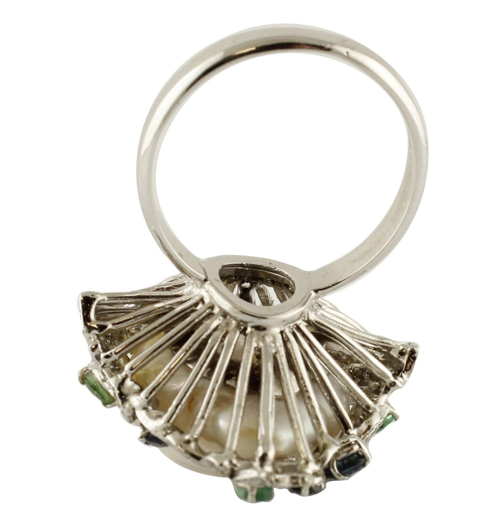 White Diamonds Emeralds Blue Sapphires Baroque Pearl White Gold Cocktail Ring In Excellent Condition In Marcianise, Marcianise (CE)