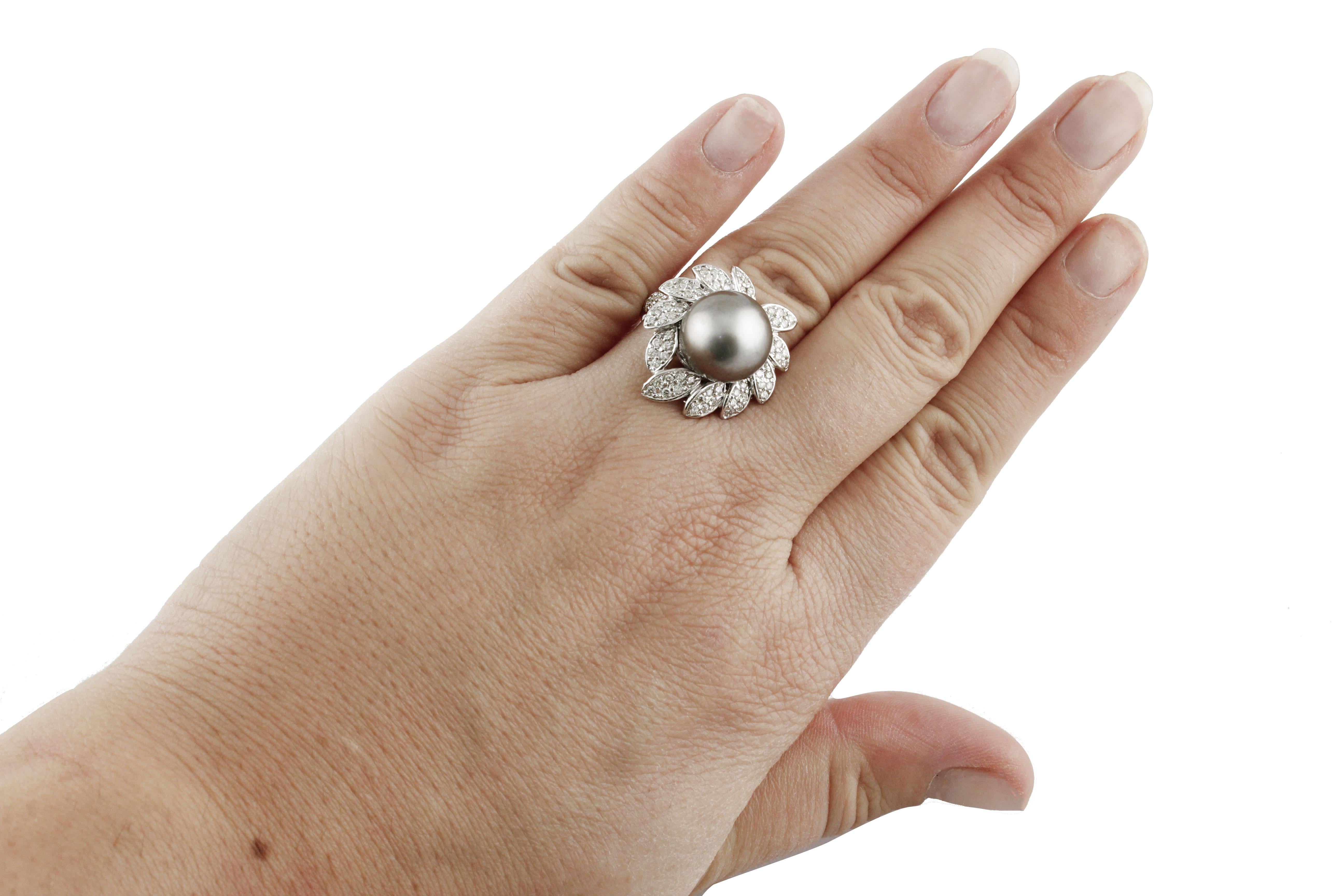 18 kt Weißgold-Cluster-Ring mit weißen Diamanten und grauen Perlen im Zustand „Gut“ im Angebot in Marcianise, Marcianise (CE)