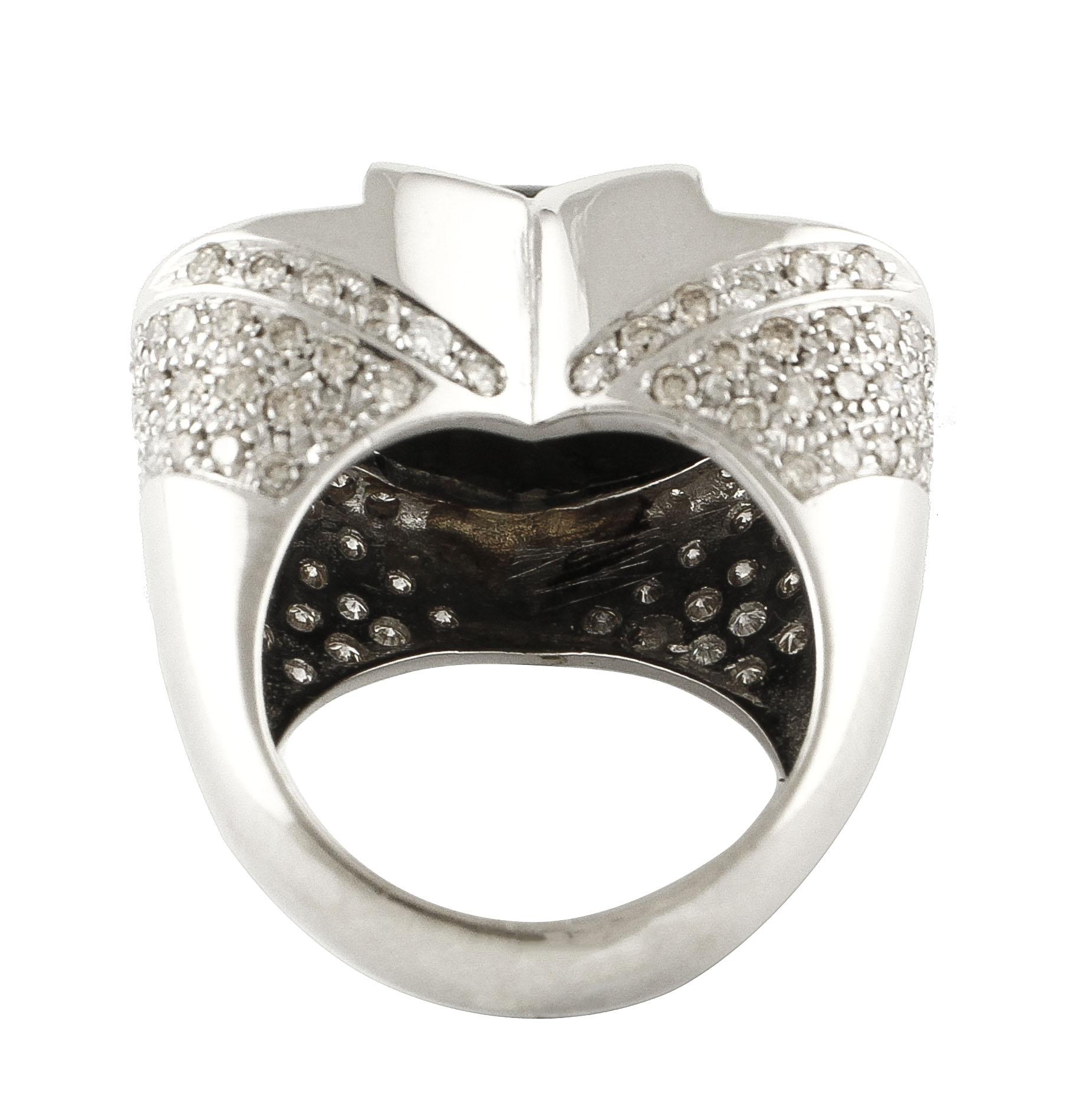 Weiße Diamanten Herzförmiger Onyx Weißgold Mode-Ring mit weißen Diamanten (Retro) im Angebot