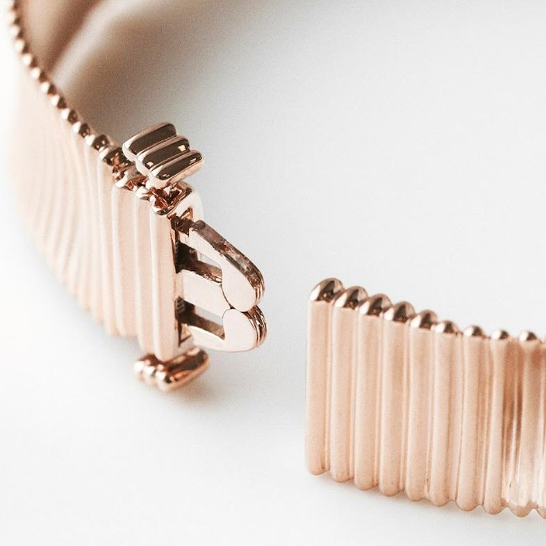 Bracelets jonc London bule topaze et diamants blancs, circonférence 20,5 cm en vente 1