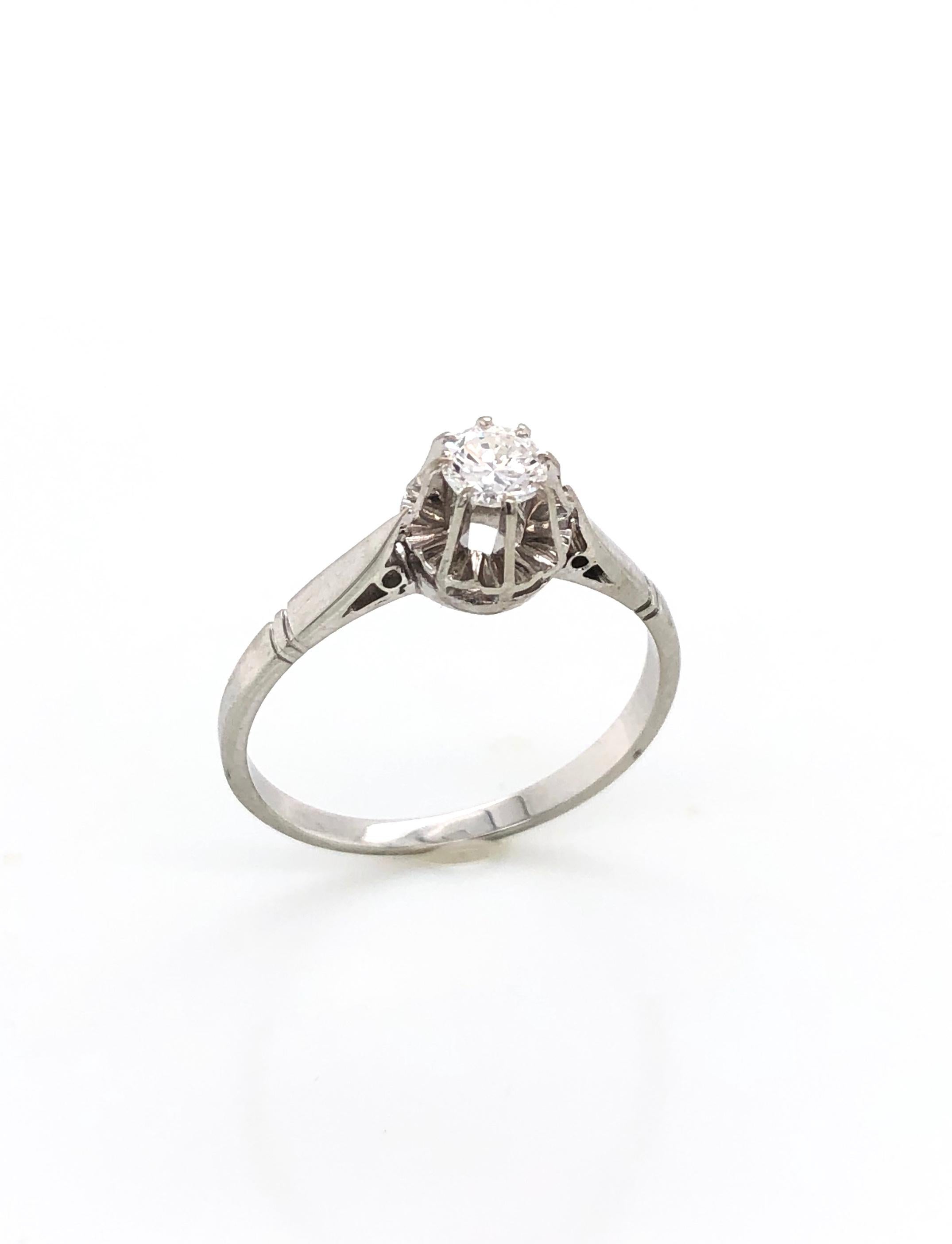 Brilliant Cut White Diamonds Old Ring White Gold 18 Karat For Sale