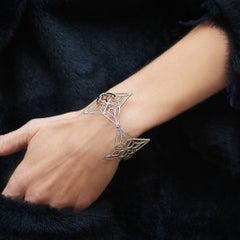 Weißer Palladium-Sternarmreif mit weißen Diamanten