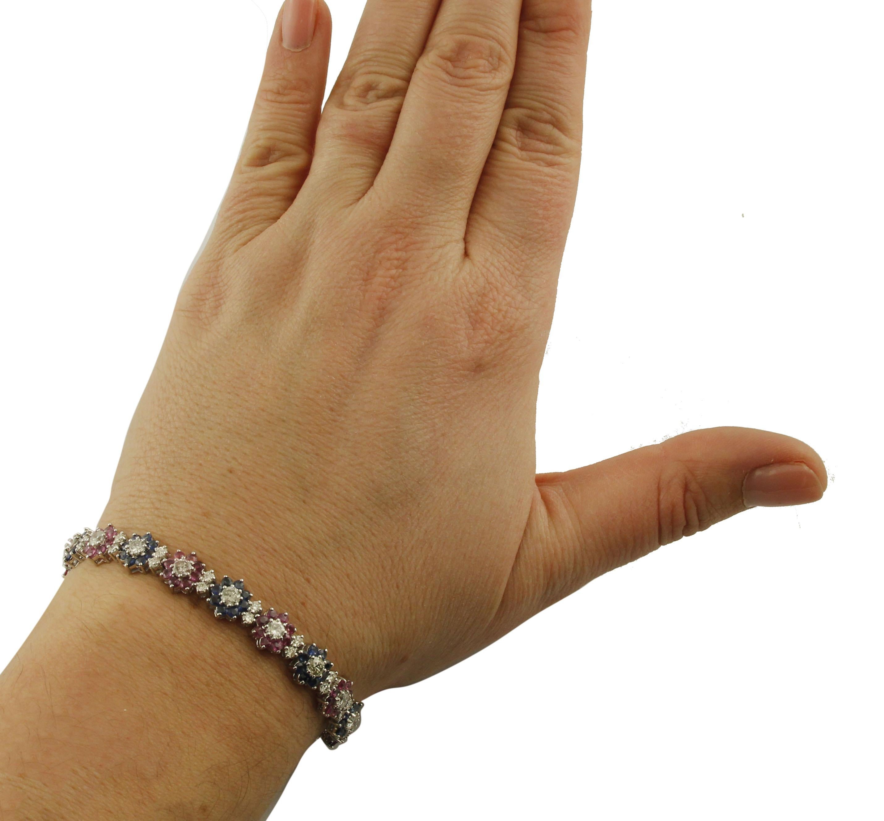 White Diamonds, Rubies, Blue Sapphires 18 Karat White Gold Flowers Link Bracelet In Good Condition For Sale In Marcianise, Marcianise (CE)