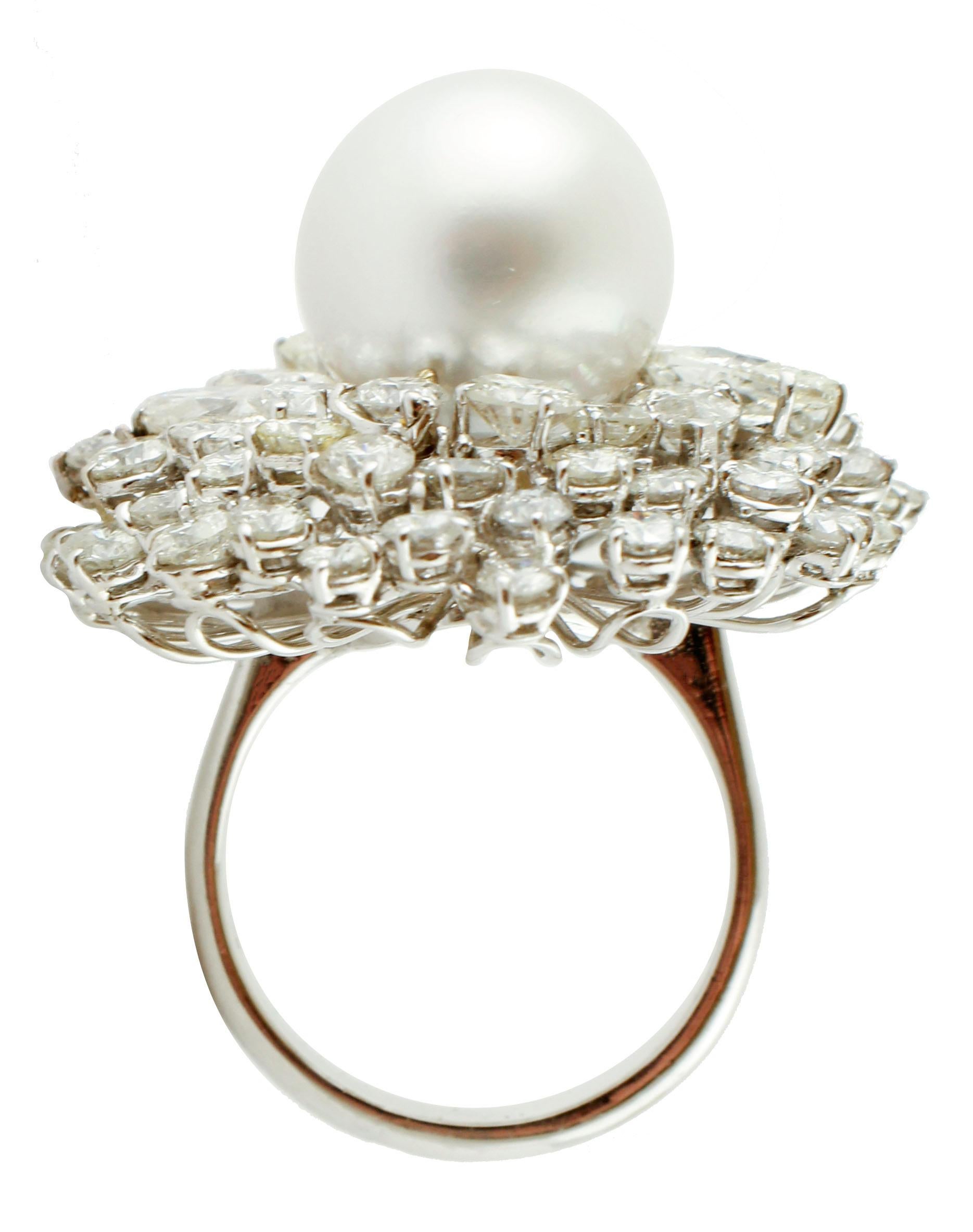 Retro 8, 90 carat white Diamonds South Sea White Pearl, White Gold Cluster/Fashion Ring