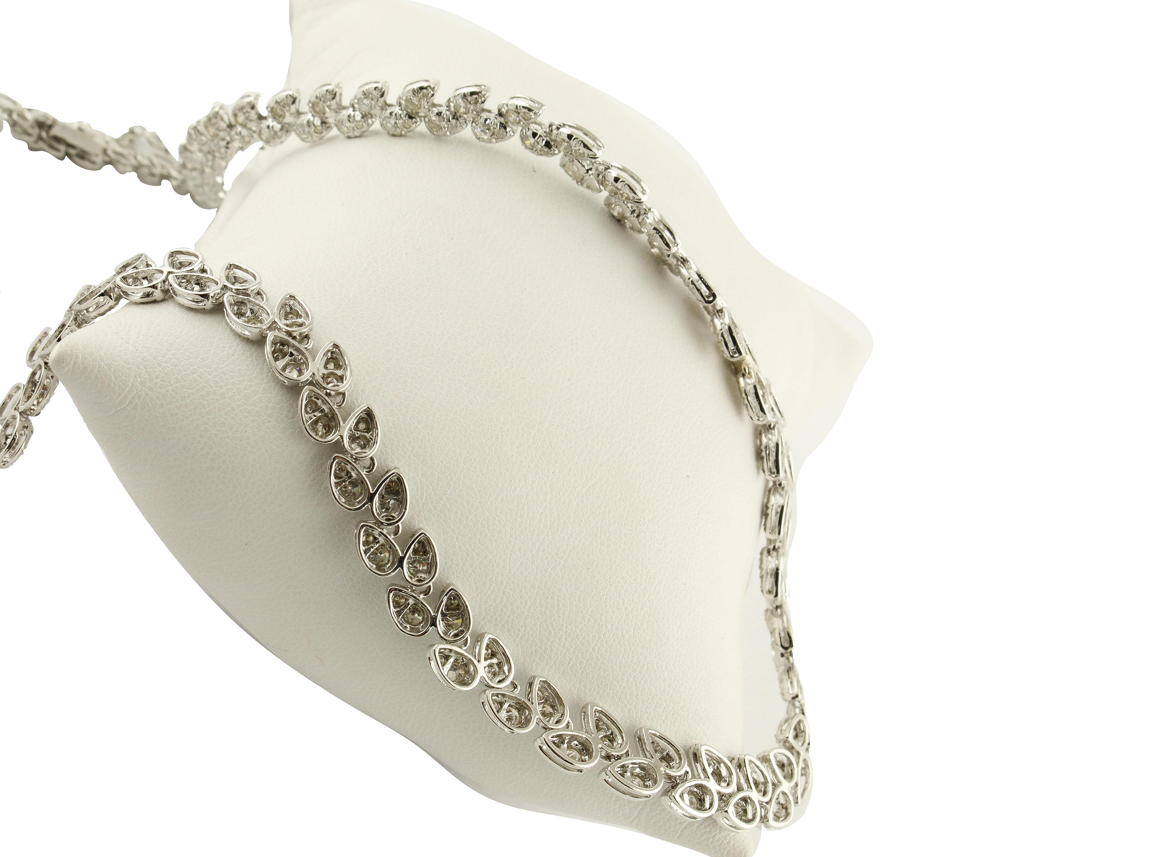 Mixed Cut White Diamonds White Gold Leaves Shape Link Necklace