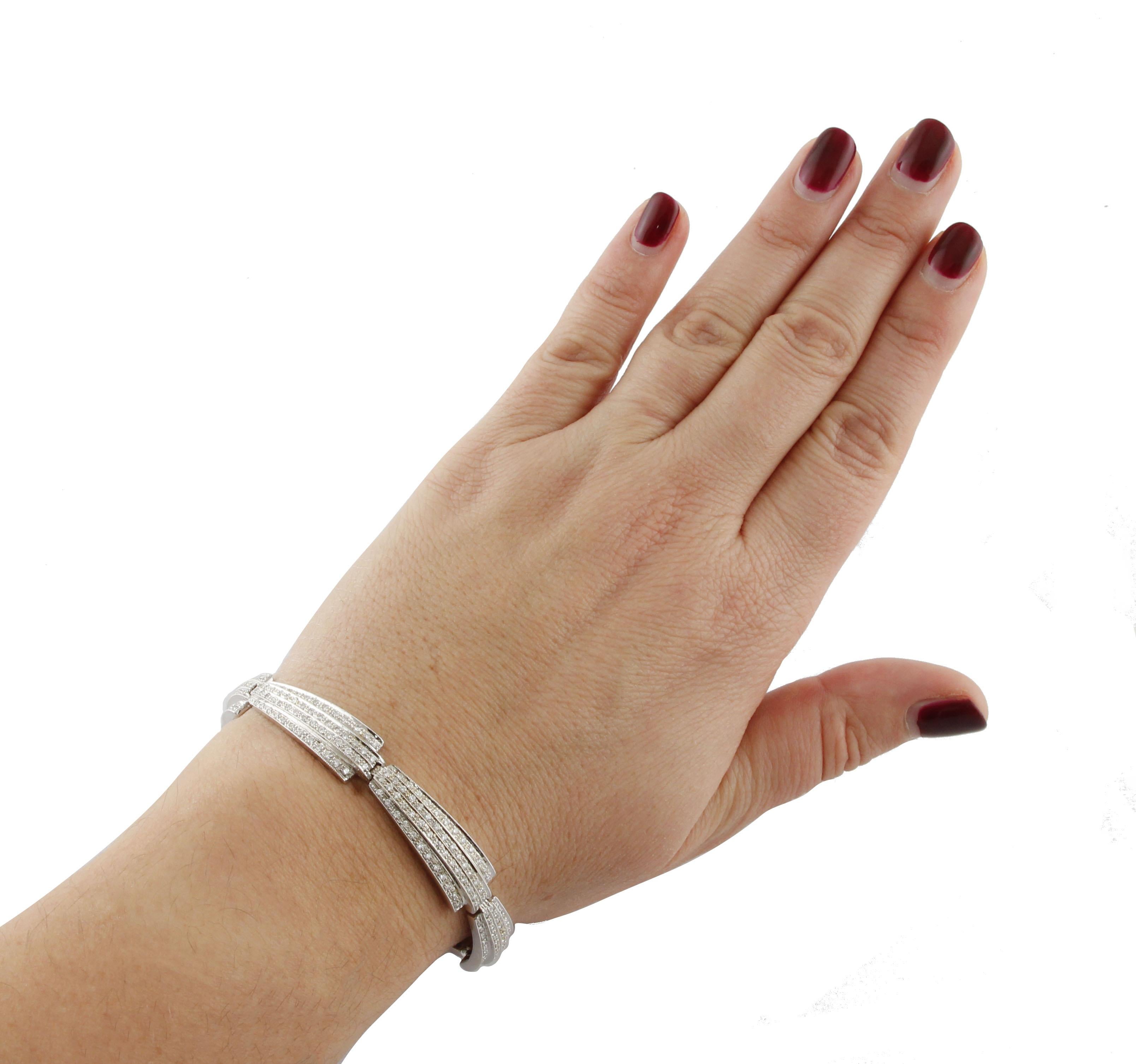 Bracelet à maillons semi-rigides en or blanc et diamants blancs Pour femmes en vente