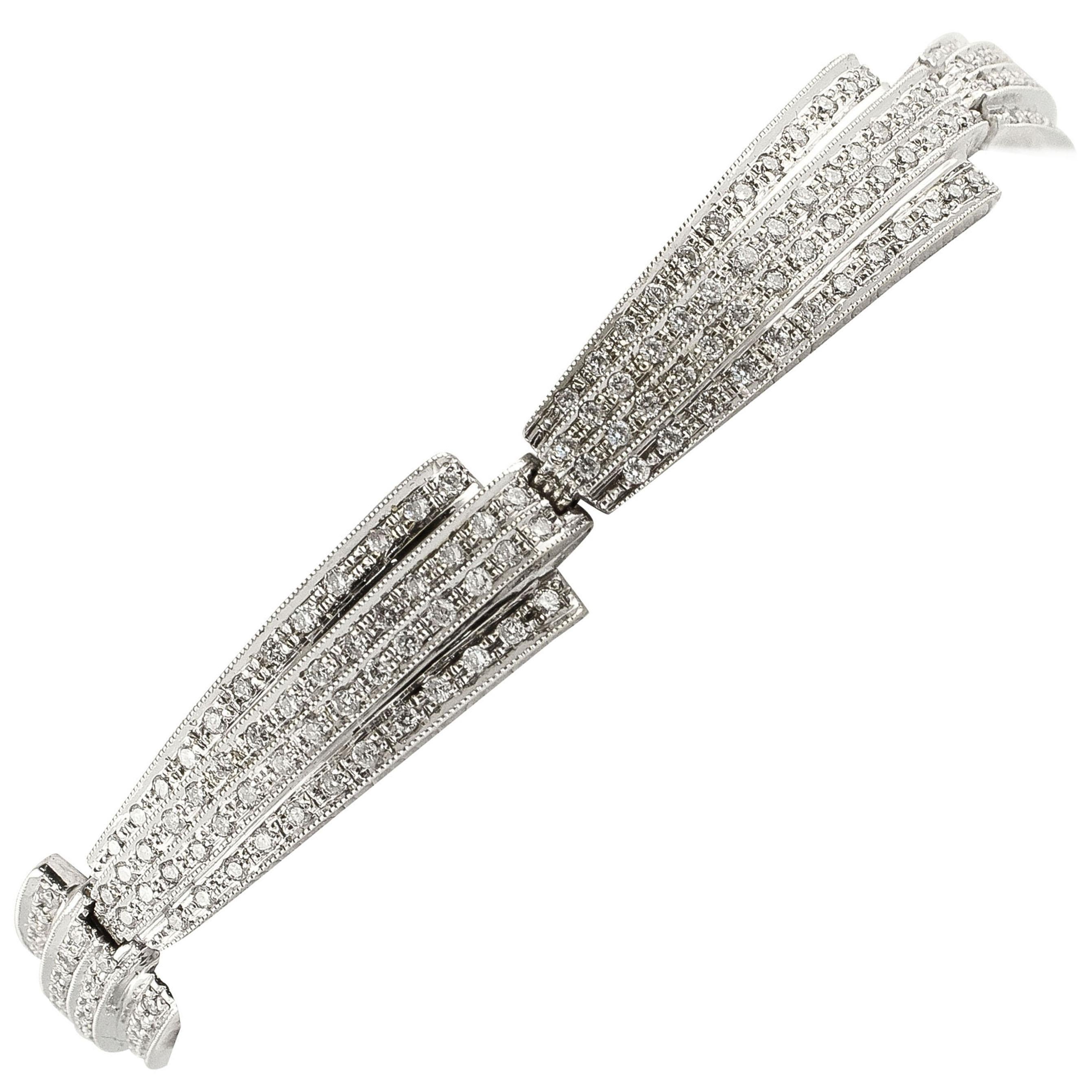 Bracelet à maillons semi-rigides en or blanc et diamants blancs en vente