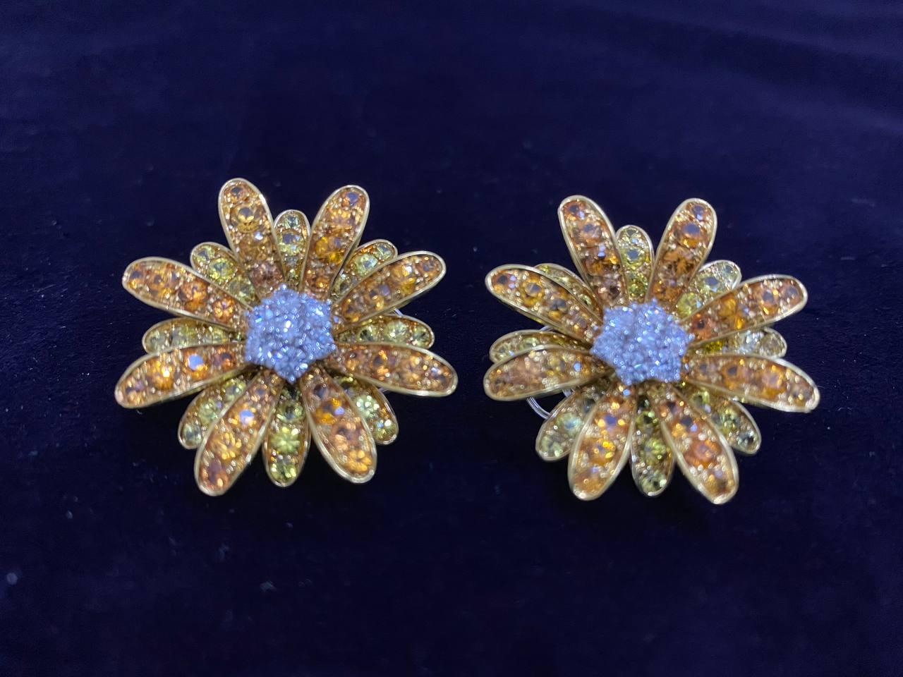 Brilliant Cut White Diamonds Yellow Sapphires Daisy Flower Petals Earrings in 18kt Gold For Sale