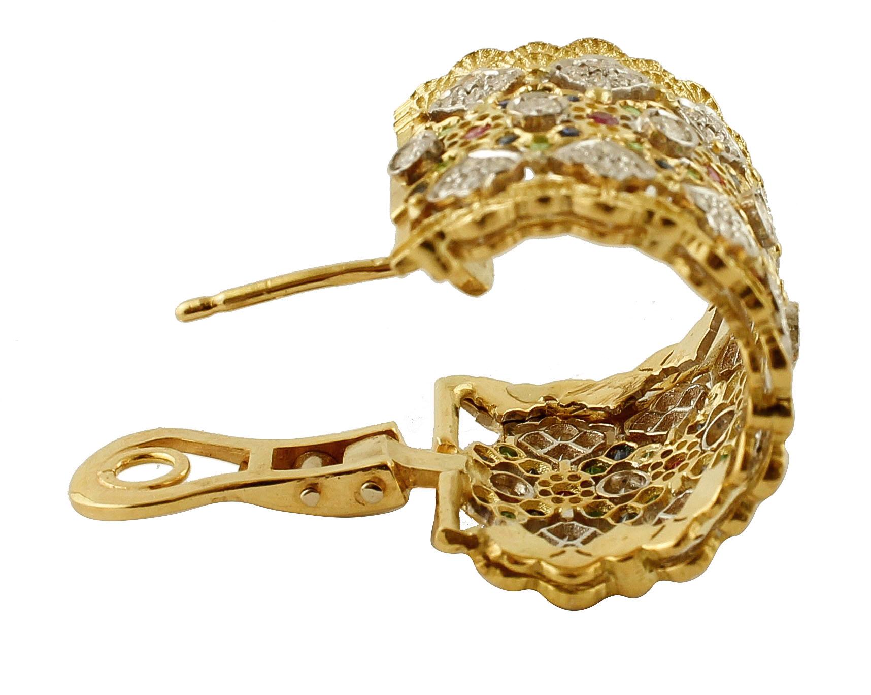 Taglio brillante Diamanti bianchi Rubini Zaffiri blu Tsavorites Orecchini a clip in oro giallo 18 carati in vendita