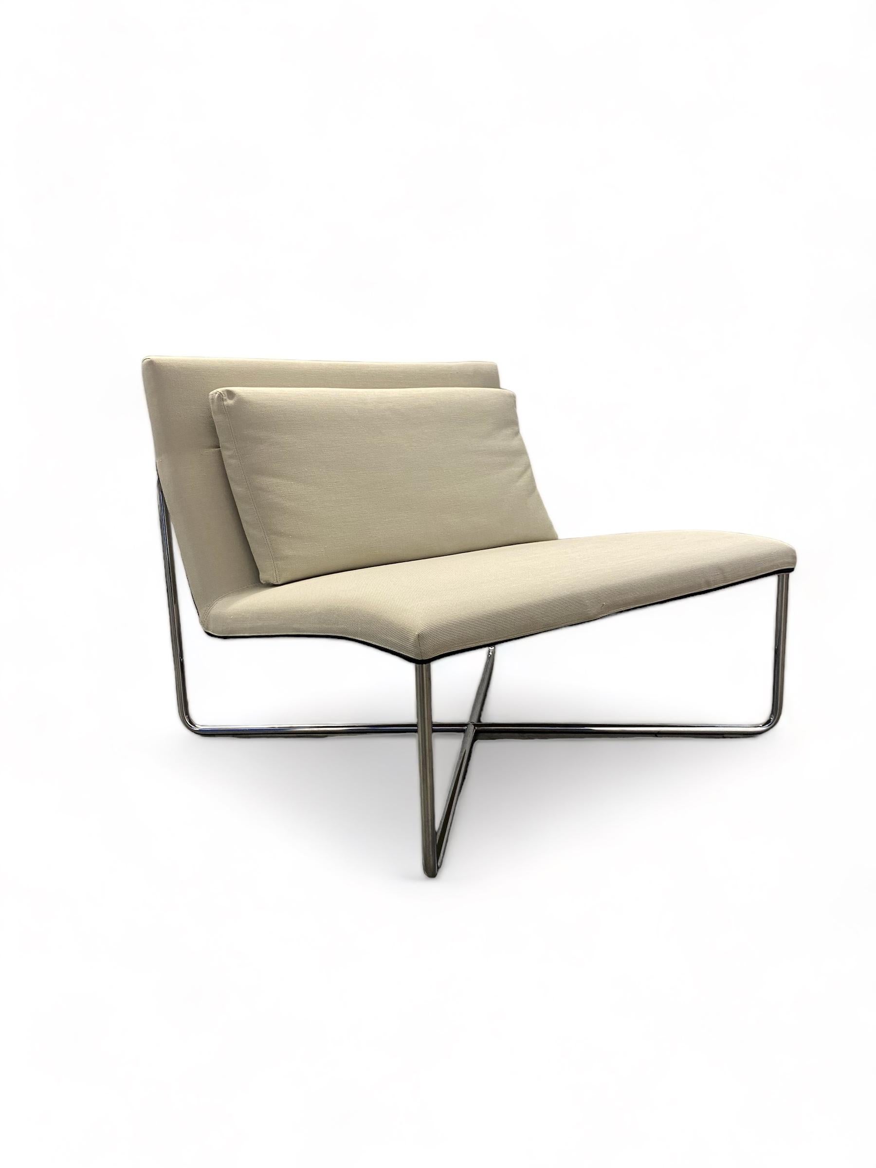 Contemporary White Diller chair designed by Rodolfo Dordoni for Minotti, Italy.