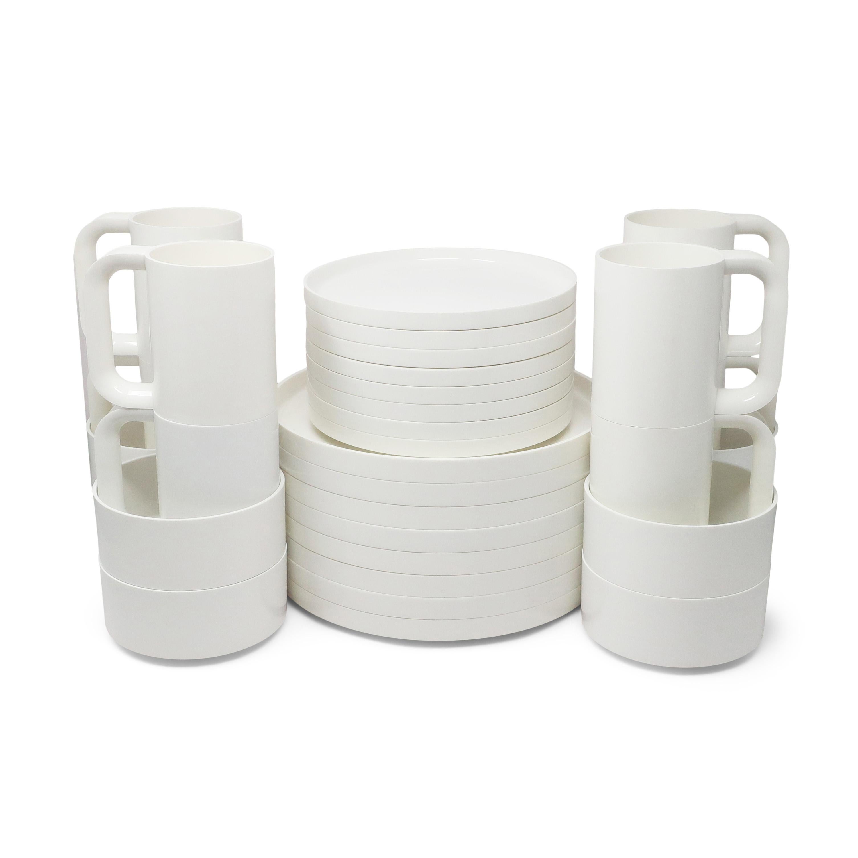 Post-Modern White Dinnerware by Vignelli for Heller - Set of 32 For Sale