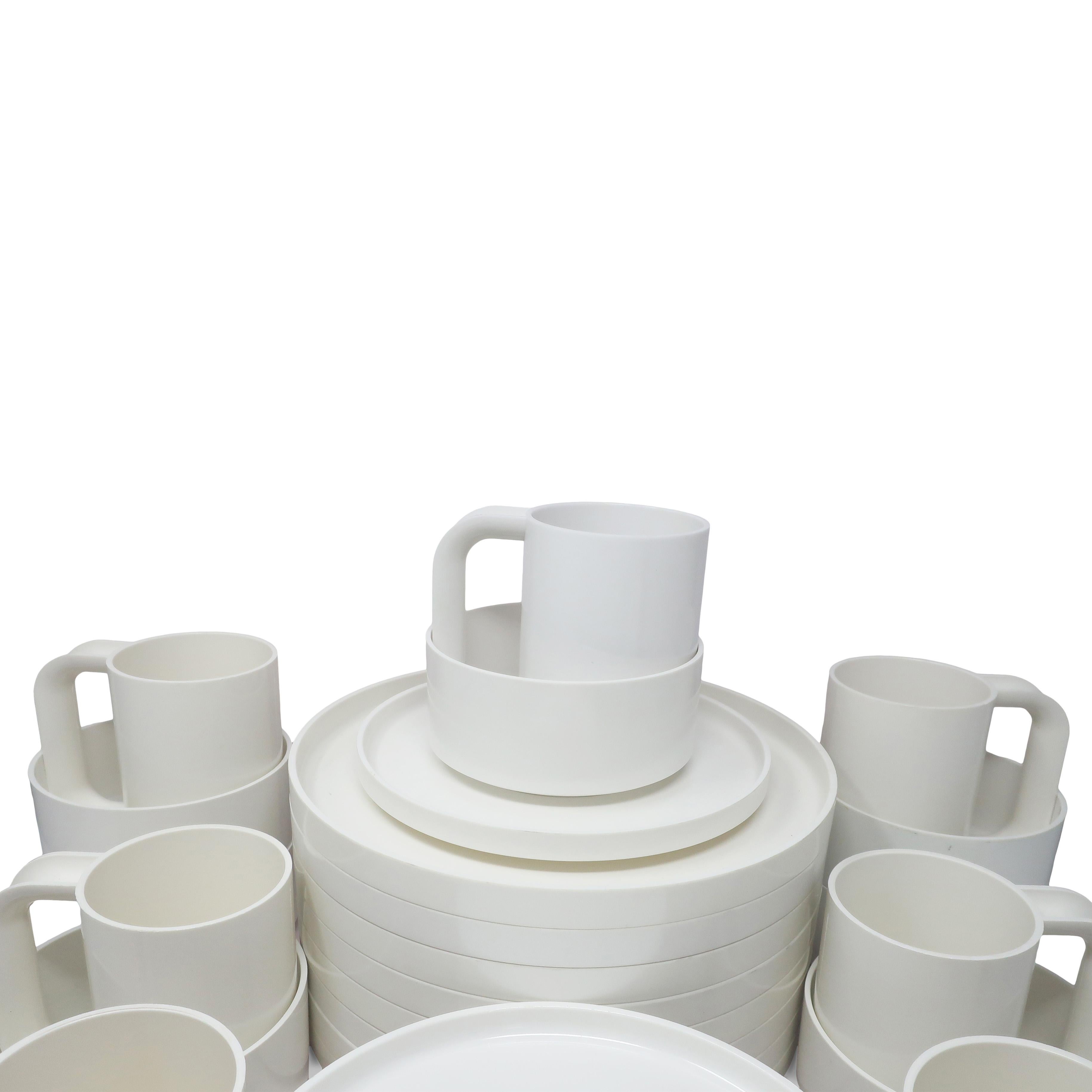 Plastic White Dinnerware by Vignelli for Heller - Set of 32 For Sale