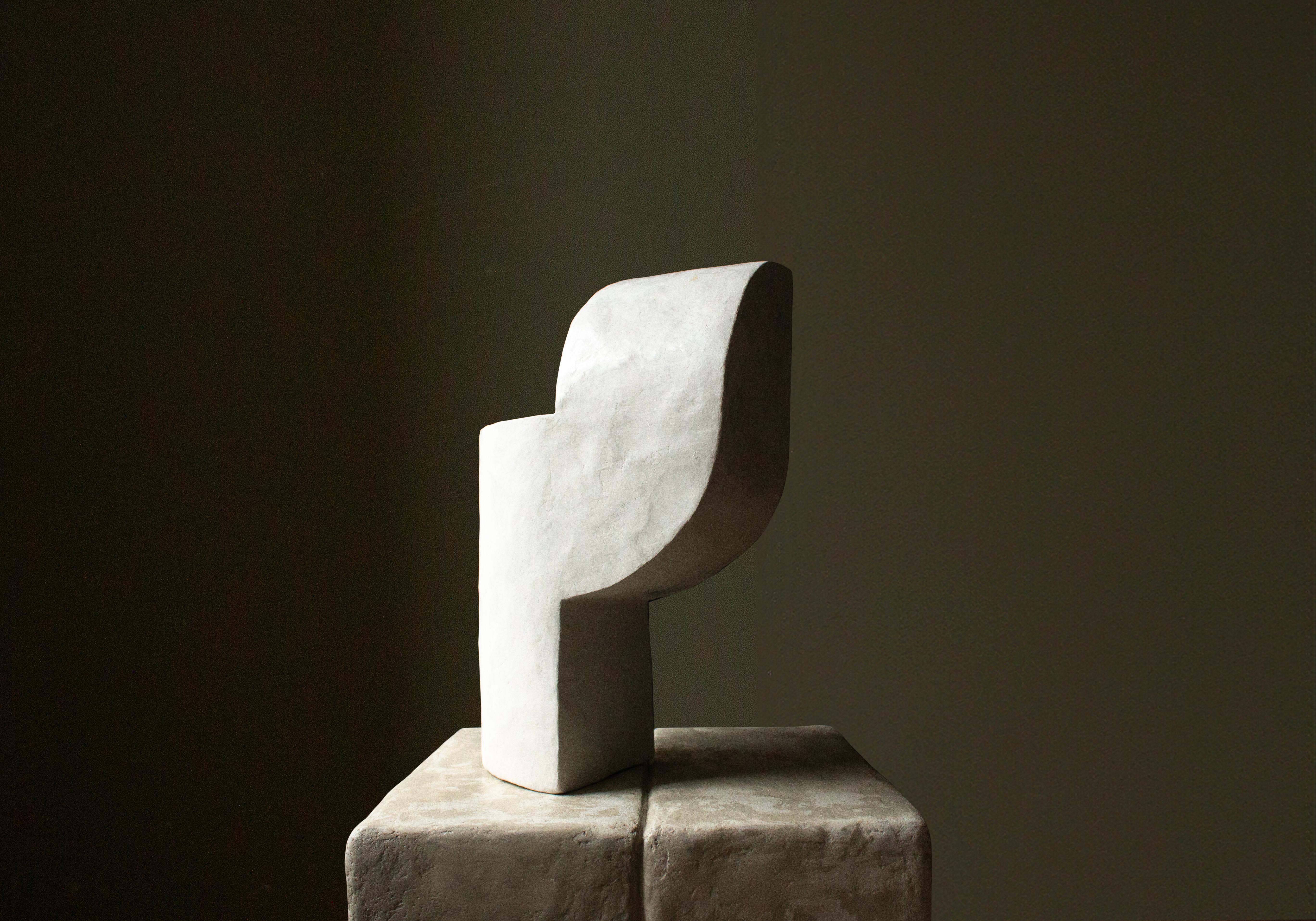 Postmoderno Whiting I Scultura realizzata a mano da Rachael Heritage in vendita