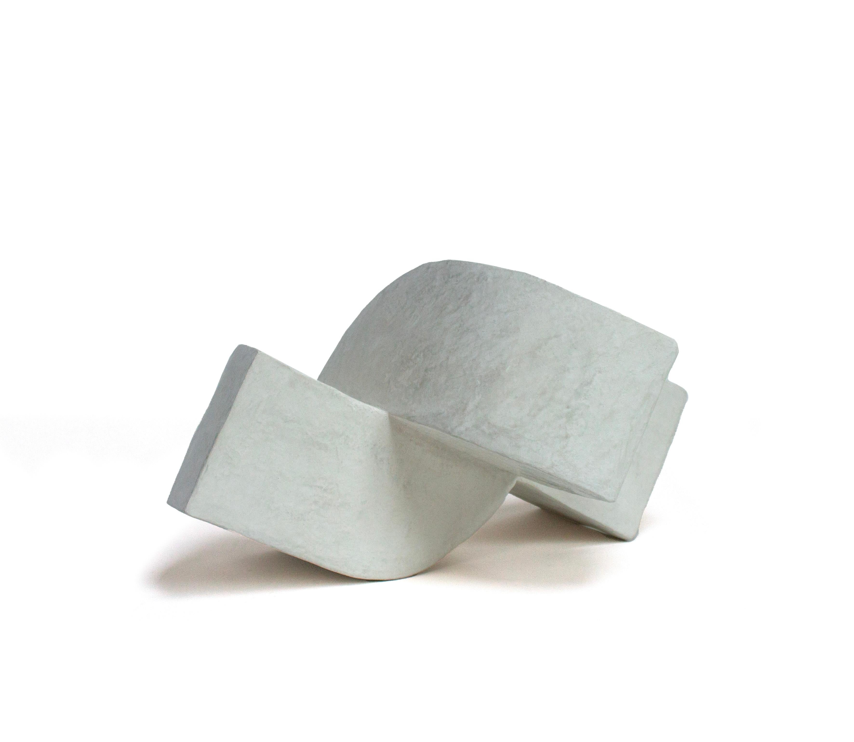 Whiting I Scultura realizzata a mano da Rachael Heritage in vendita 1