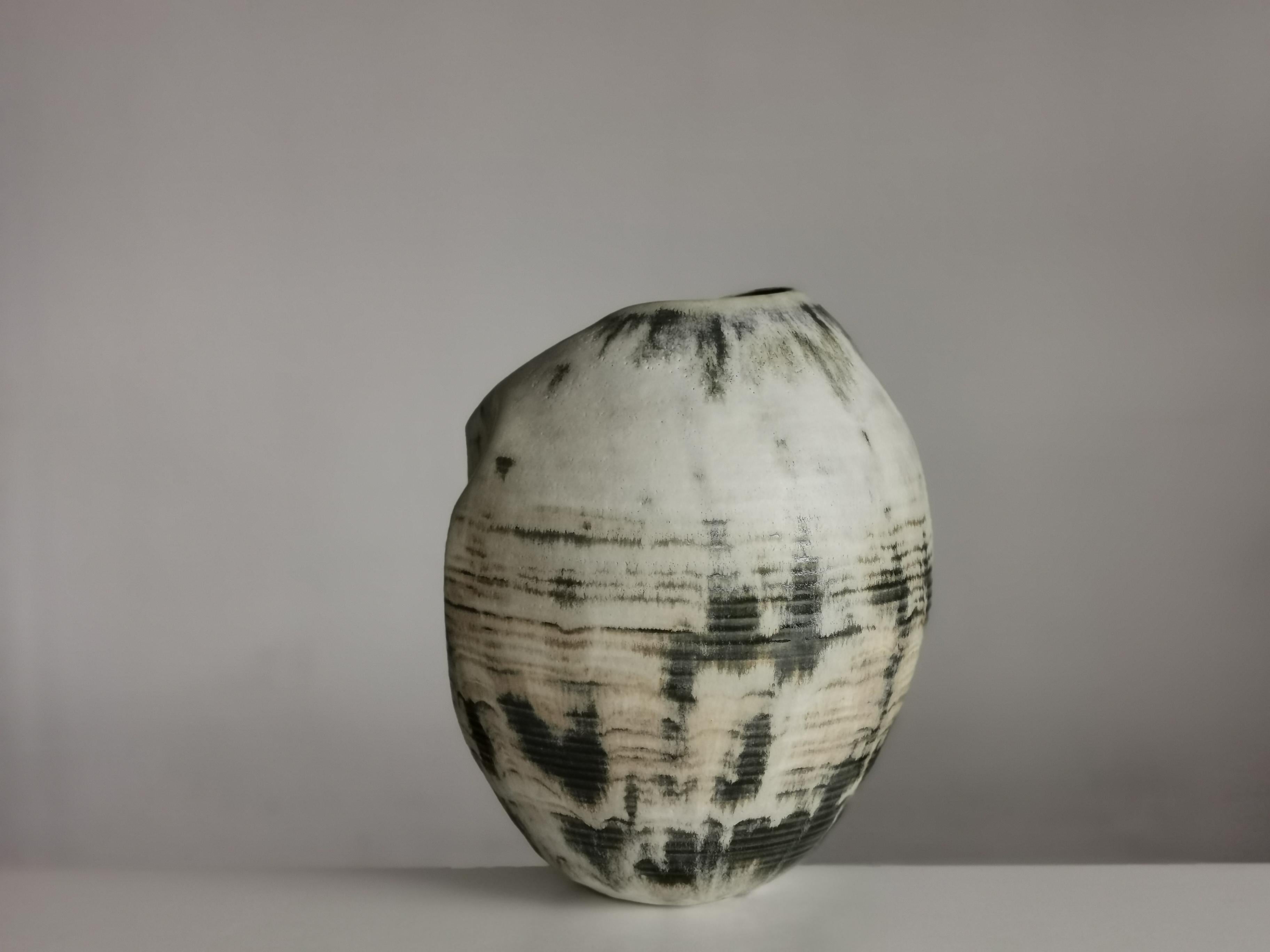 Organic Modern White Distorted Form with Green Glaze Highlights N.74, Ceramic Sculpture Vessel For Sale