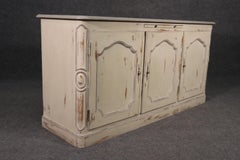 Buffet d'appoint de style Louis XV en bois peint en blanc vieilli, style campagnard français