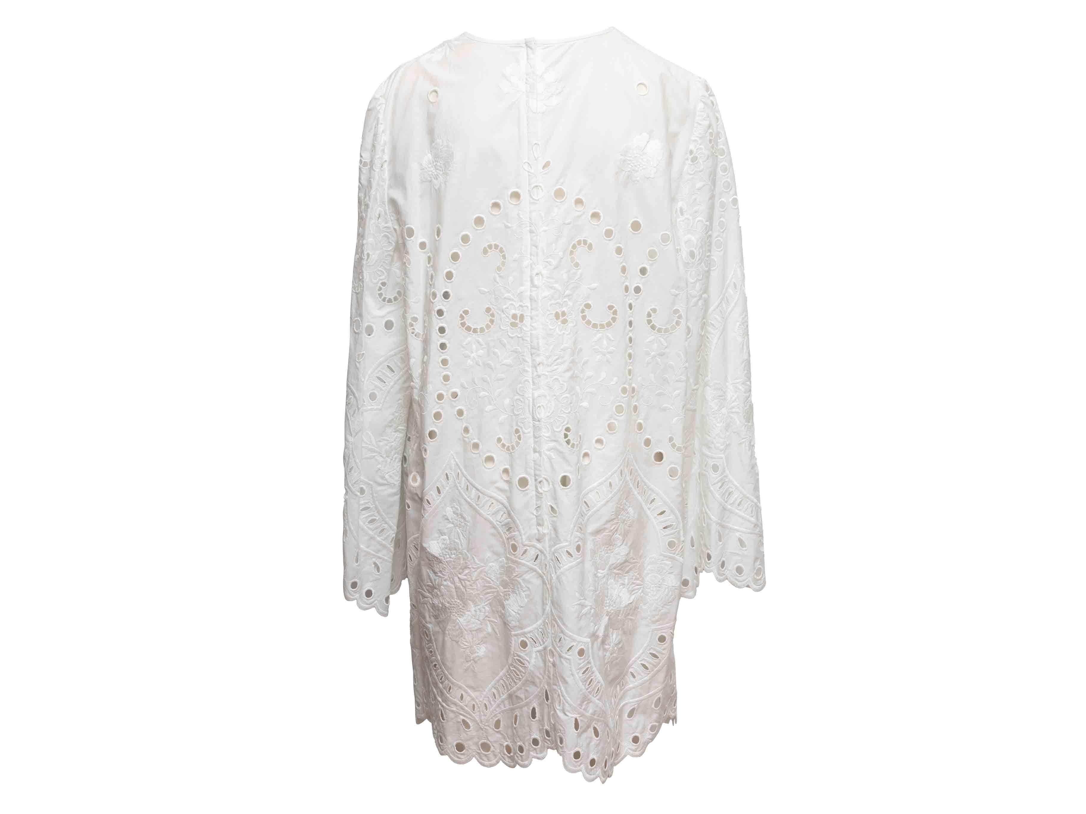 Weißes Dolce & Gabbana Langärmeliges Ösenkleid Größe IT 52 im Zustand „Hervorragend“ im Angebot in New York, NY