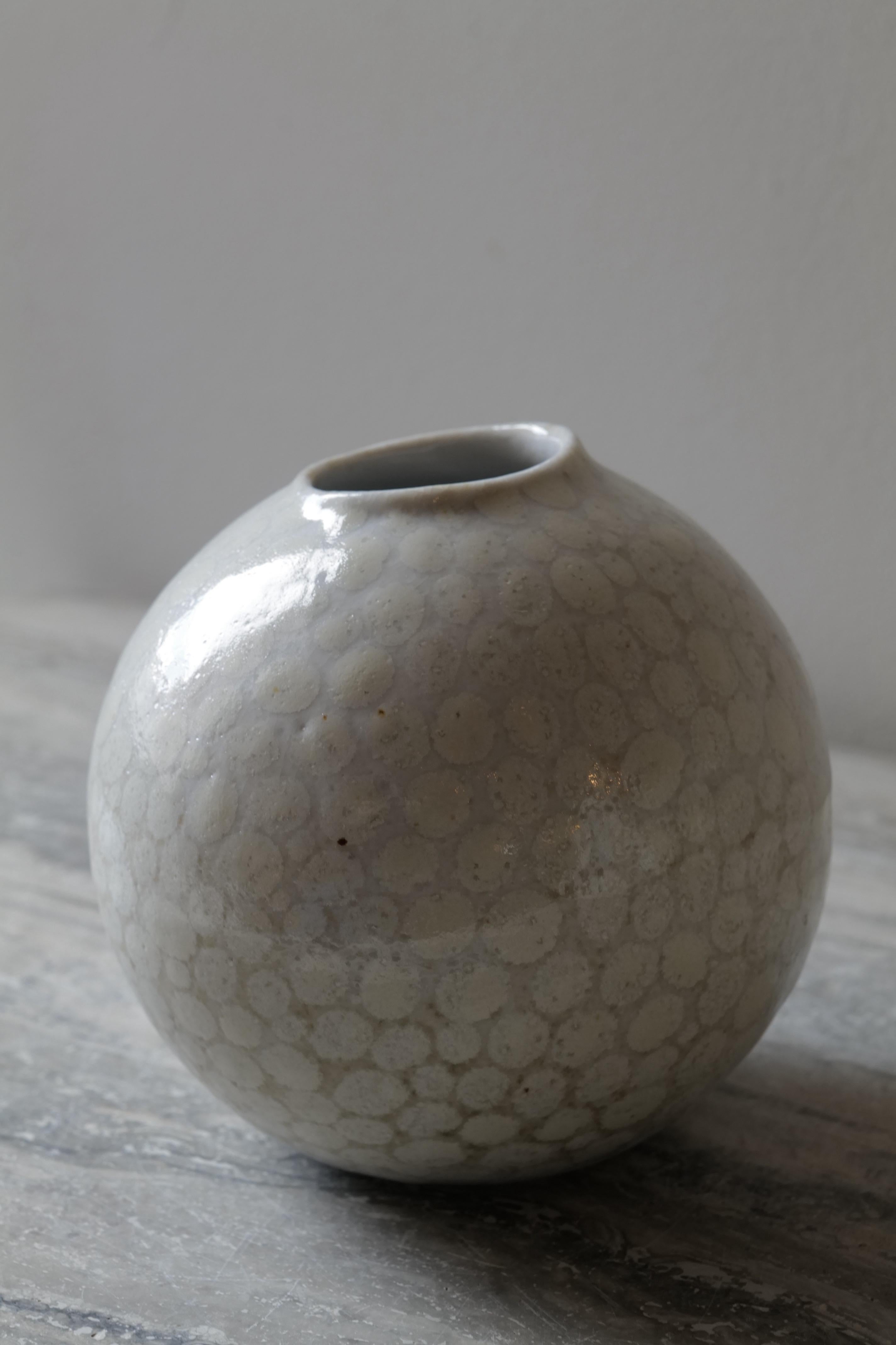 Vaso a globo medio Dot Dot Dot Dot Dot Dot Dot Dot In condizioni Nuovo in vendita a New York City, NY